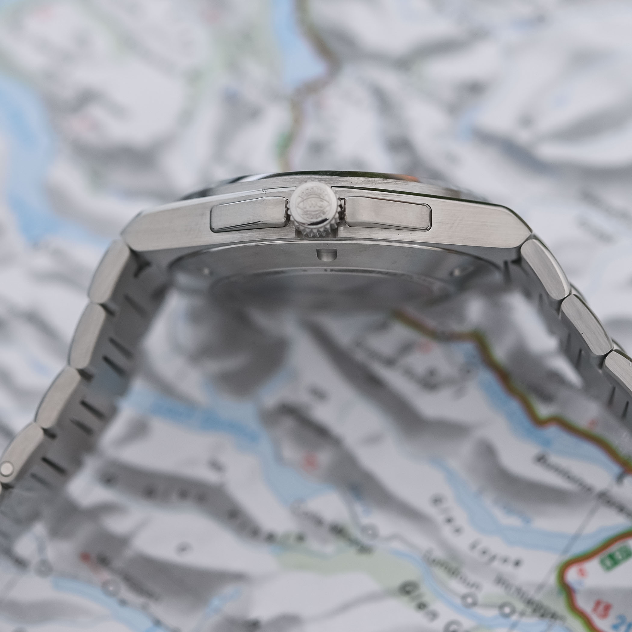 IWC Ingenieur Automatic 40 Blue Dial IW328907 luxury sports watch genta integrated bracelet - review - 11 IWC Ingenieur Automatic 40 Blue Dial IW328907