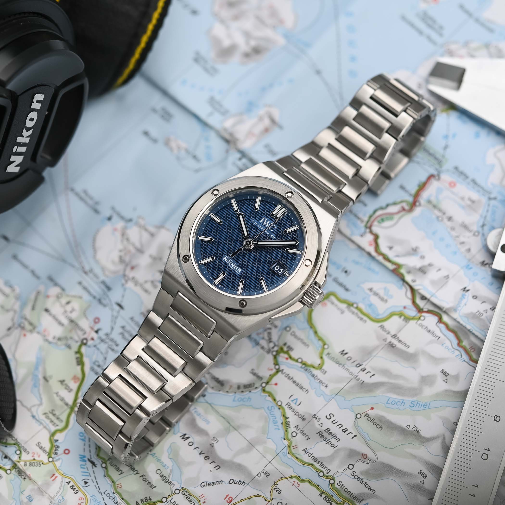 IWC Ingenieur Automatic 40 Blue Dial IW328907 luxury sports watch genta integrated bracelet - review - 12 IWC Ingenieur Automatic 40 Blue Dial IW328907