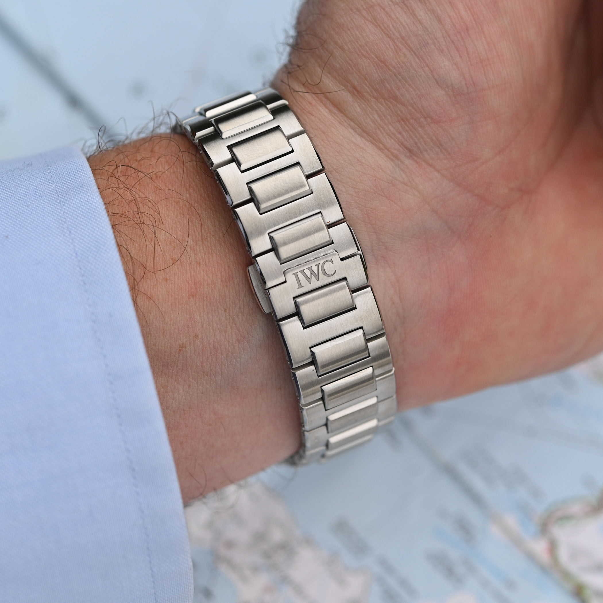 IWC Ingenieur Automatic 40 Blue Dial IW328907 luxury sports watch genta integrated bracelet - review - 3 IWC Ingenieur Automatic 40 Blue Dial IW328907