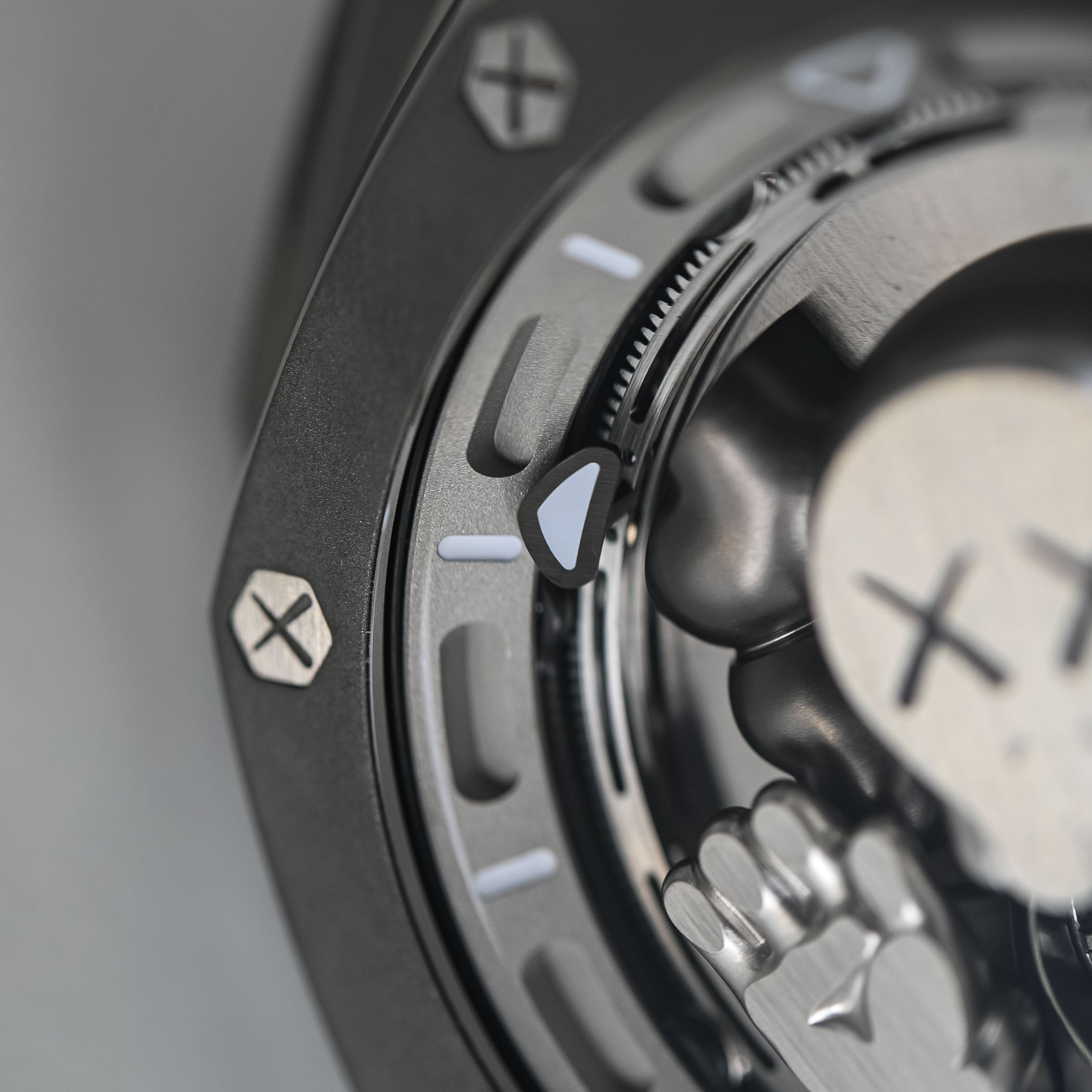 KAWS x Audemars Piguet Royal Oak Concept Tourbillon Companion Artistic Collaboration 26656TI - review - 12 KAWS x Audemars Piguet Royal Oak Concept Tourbillon Companion