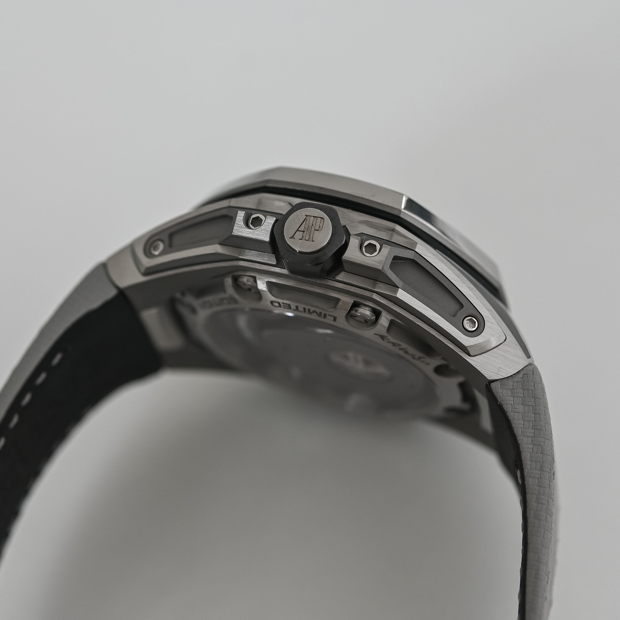 KAWS x Audemars Piguet Royal Oak Concept Tourbillon Companion Artistic Collaboration 26656TI - review - 4 KAWS x Audemars Piguet Royal Oak Concept Tourbillon Companion