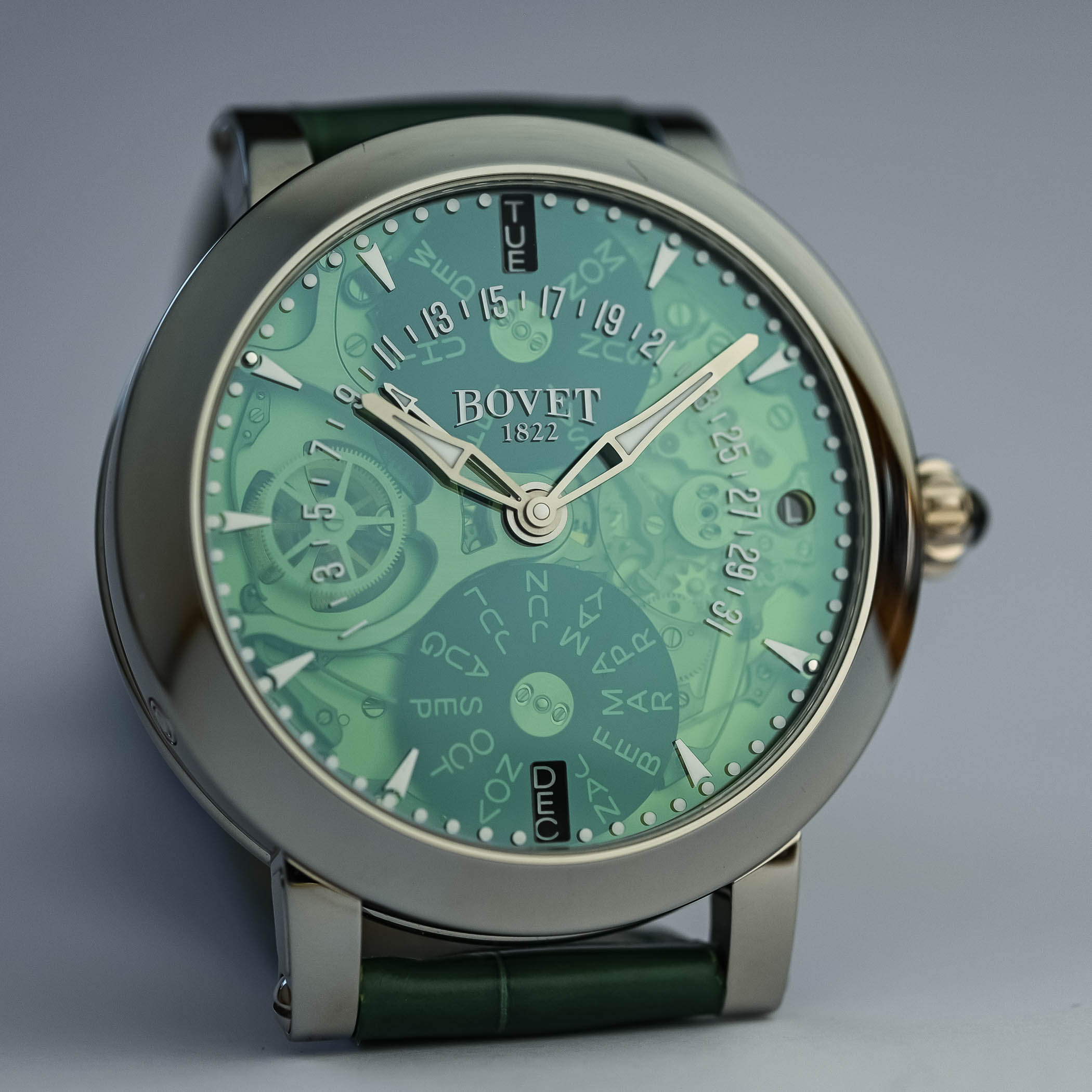Bovet Recital 21 Retrograde Perpetual Calendar Sapphire Dial Green - Hands-On Review - 6 Bovet Recital 21 Retrograde Perpetual Calendar Sapphire Dial Green - Hands-On Review - 6