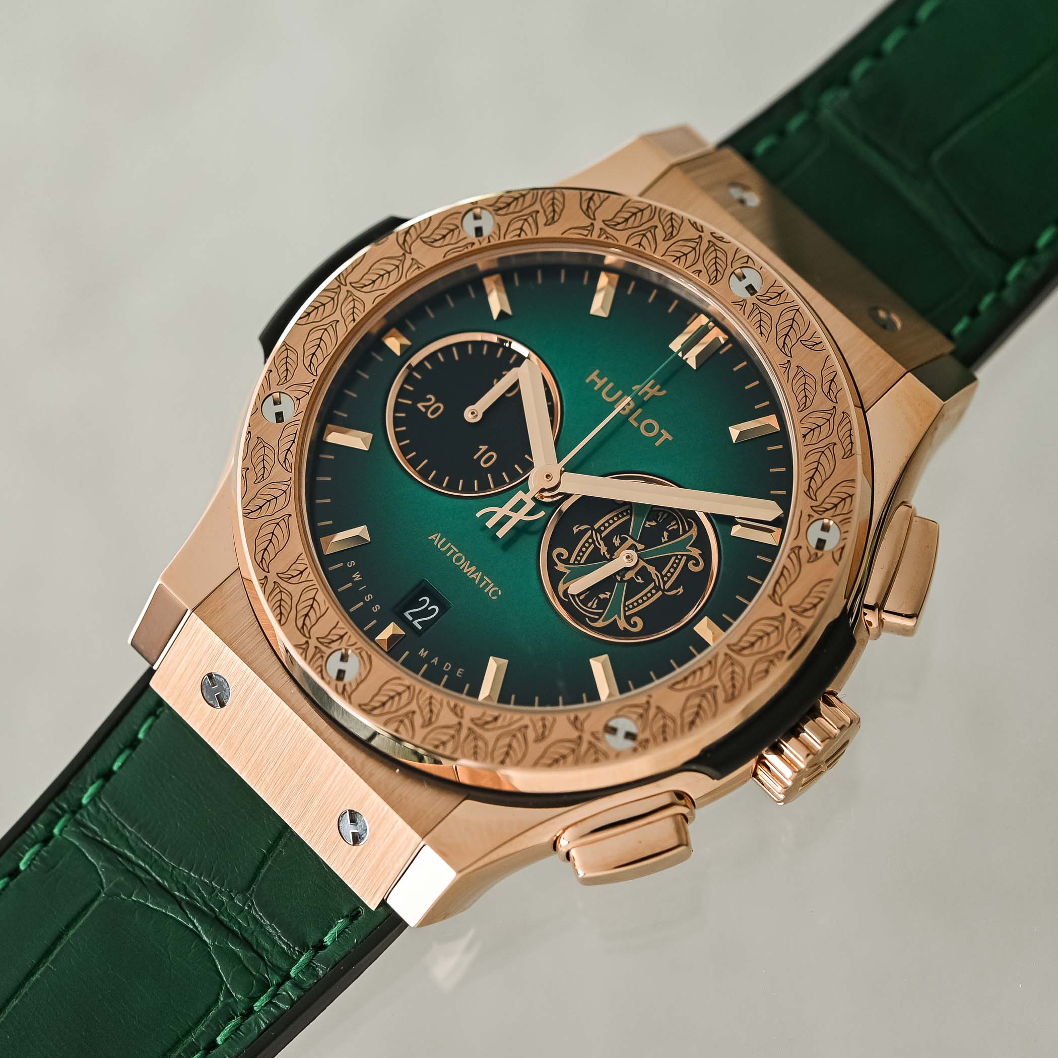 Hublot Classic Fusion Chronograph Arturo Fuente King Gold Limited Edition - review - 6 Hublot Classic Fusion Chronograph Arturo Fuente King Gold Limited Edition - review - 6