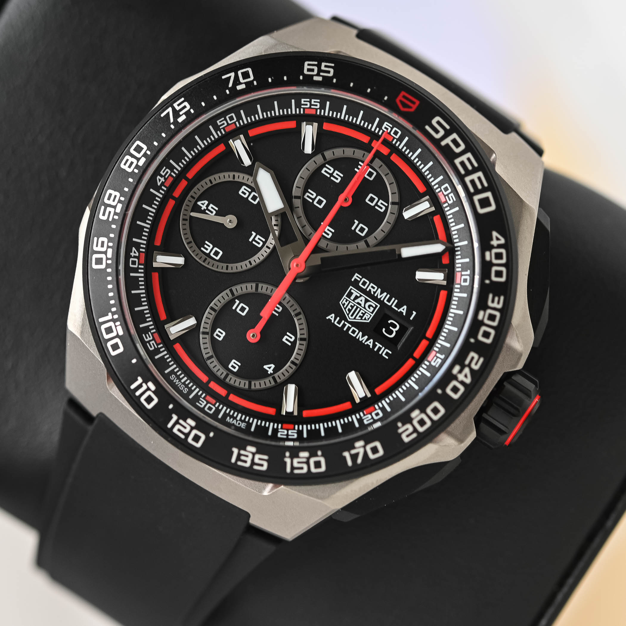 2025 TAG Heuer Formula 1 Chronograph Automatic Collection - Oracle Red Bull Racing - video review - 13 2025 TAG Heuer Formula 1 Chronograph Automatic Collection - Oracle Red Bull Racing - video review - 13