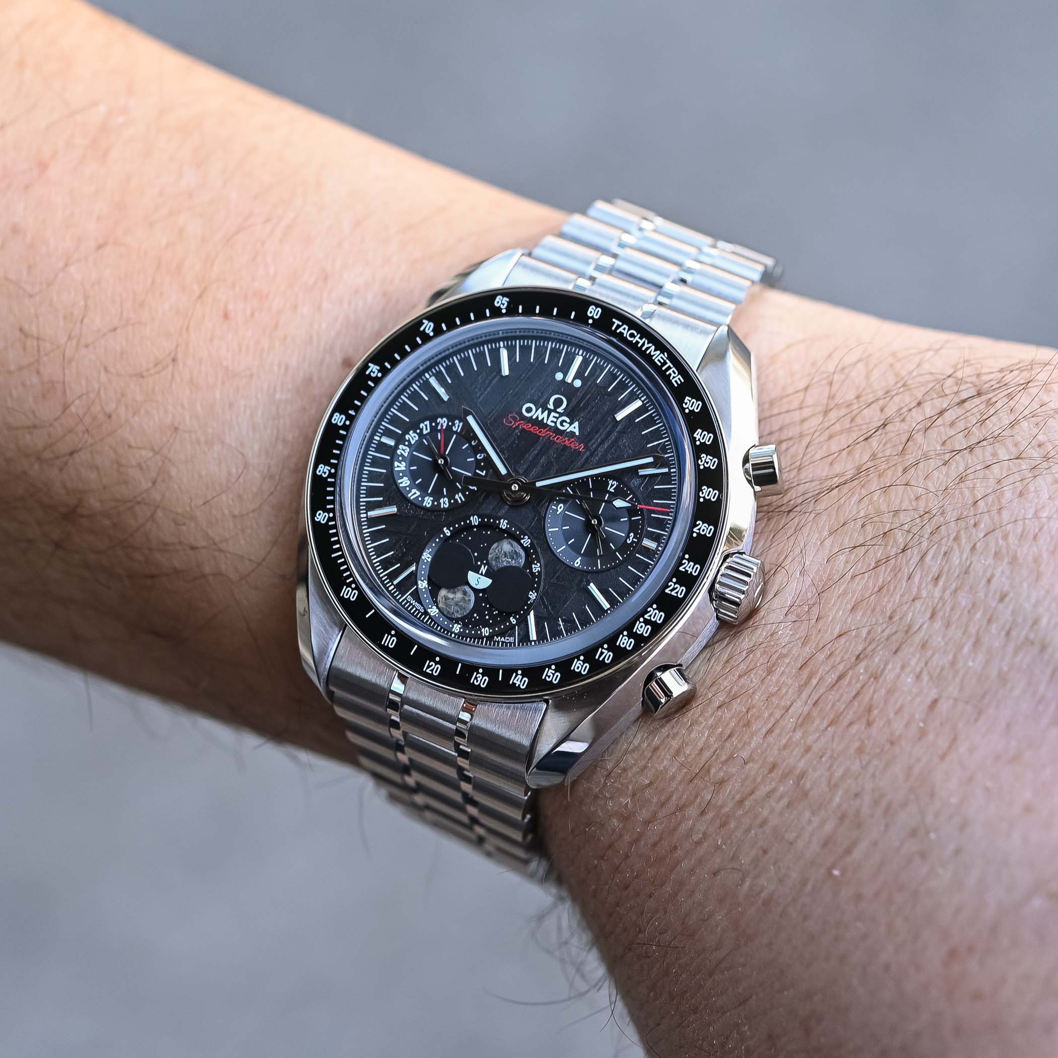 Omega Speedmaster Moonphase Meteorite 43mm hand-wound 2025 review - 14 Omega Speedmaster Moonphase Meteorite 43mm hand-wound 2025 review - 14