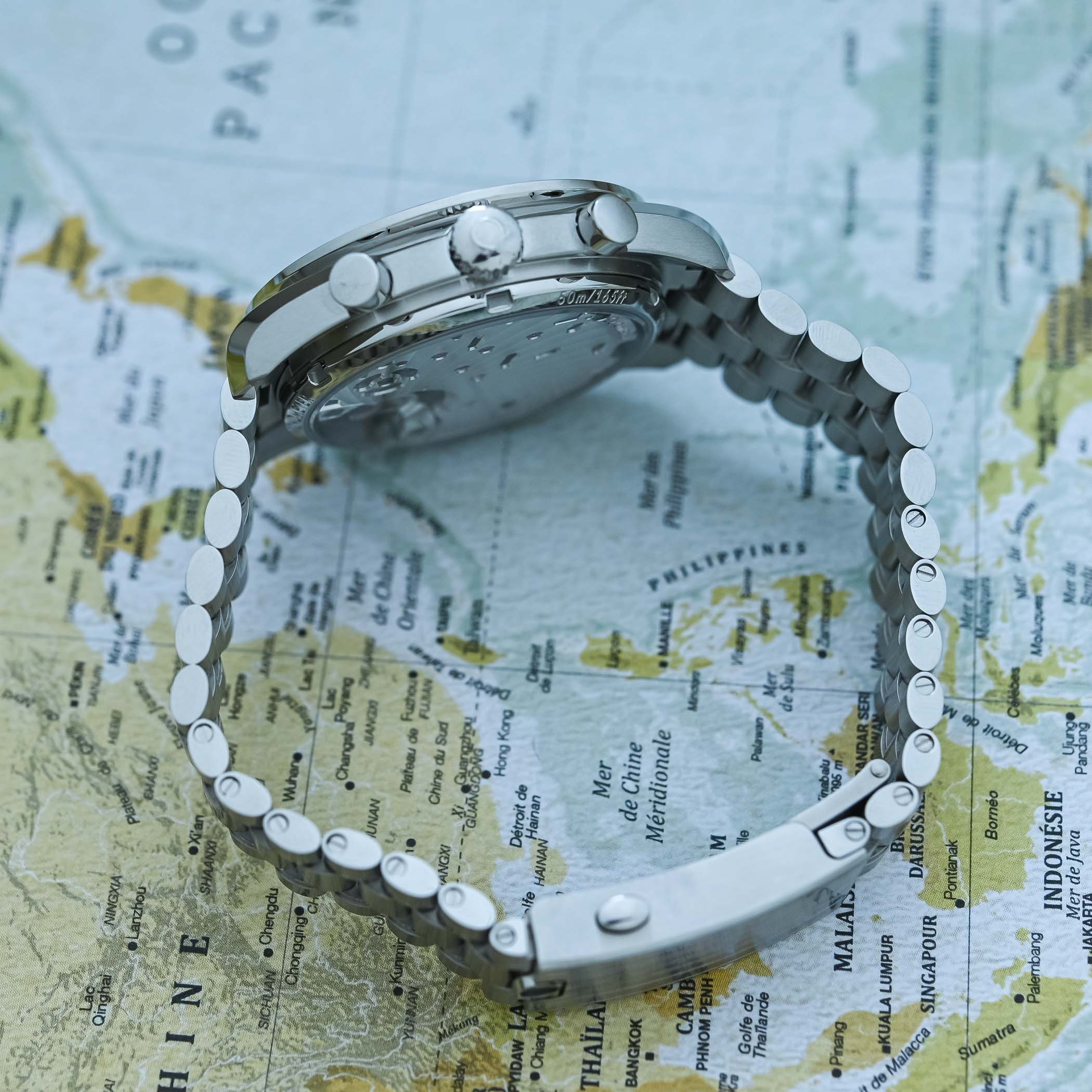 Omega Speedmaster Moonphase Meteorite 43mm hand-wound 2025 review - 2 Omega Speedmaster Moonphase Meteorite 43mm hand-wound 2025 review - 2