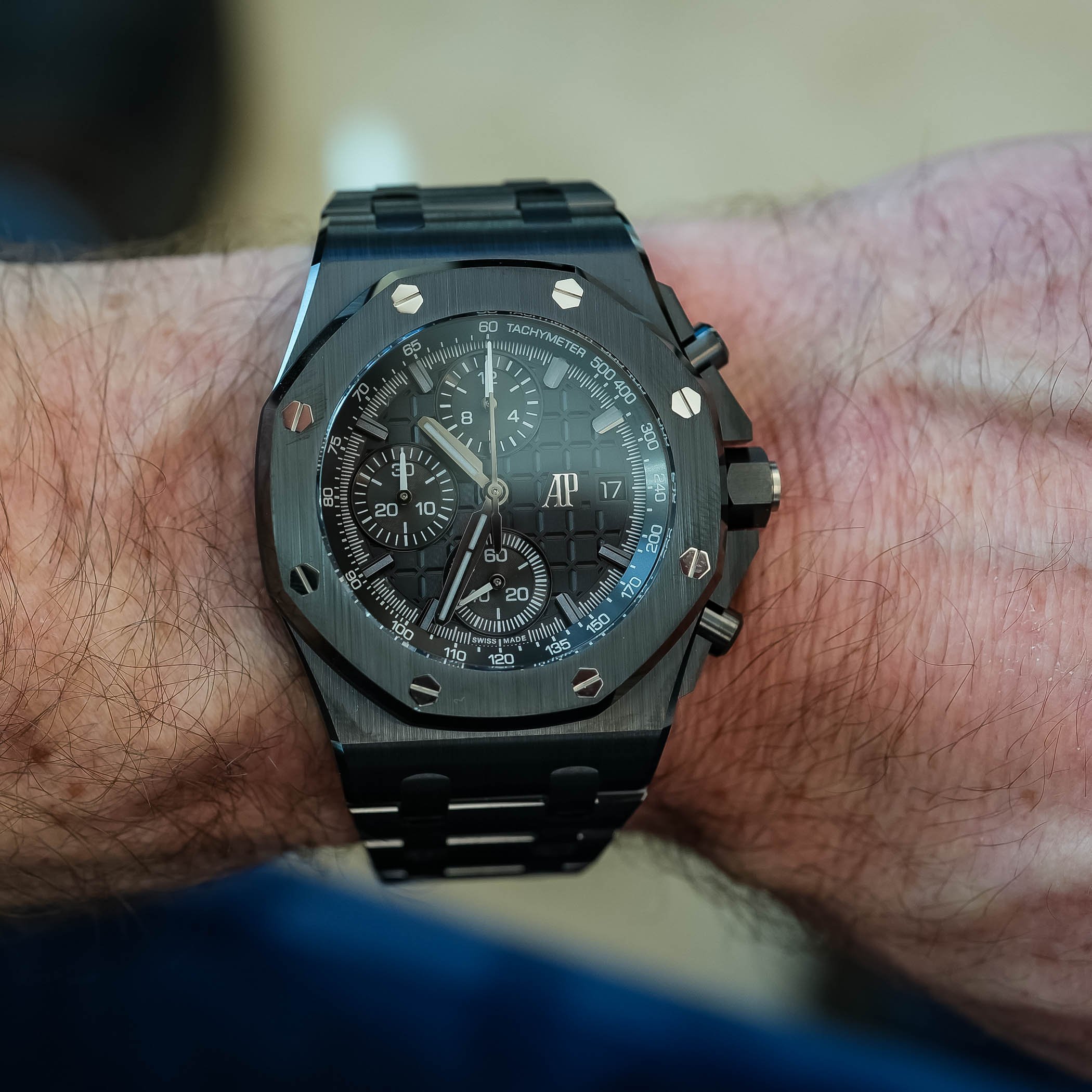 Audemars Piguet Royal Oak Offshore Selfwinding Chronograph 42mm Full Black Ceramic 26238CE.OO.1300CE.02 - review - 8 Audemars Piguet Royal Oak Offshore Selfwinding Chronograph 42mm Full Black Ceramic 26238CE.OO.1300CE.02 - review - 8