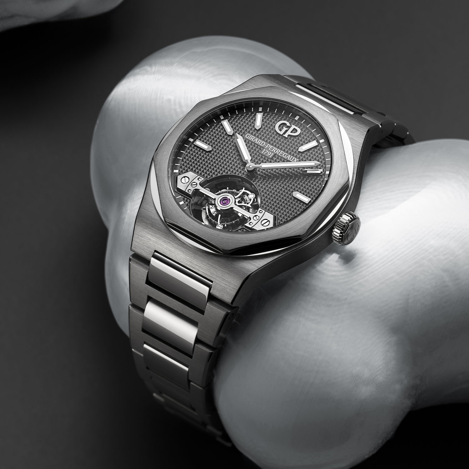 Bucherer Exclusive-Girard-Perregaux Laureato Tourbillon-3 Bucherer Exclusive-Girard-Perregaux Laureato Tourbillon-3