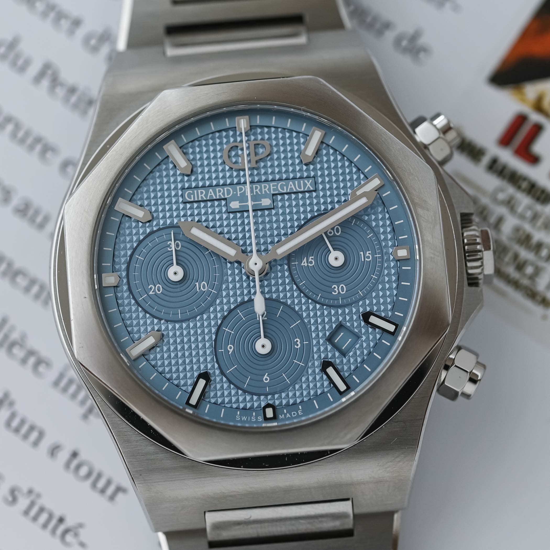 Girard-Perregaux Laureato Chronograph Ice Blue Limited Edition 2025 review - 11 Girard-Perregaux Laureato Chronograph Ice Blue Limited Edition 2025 review - 11