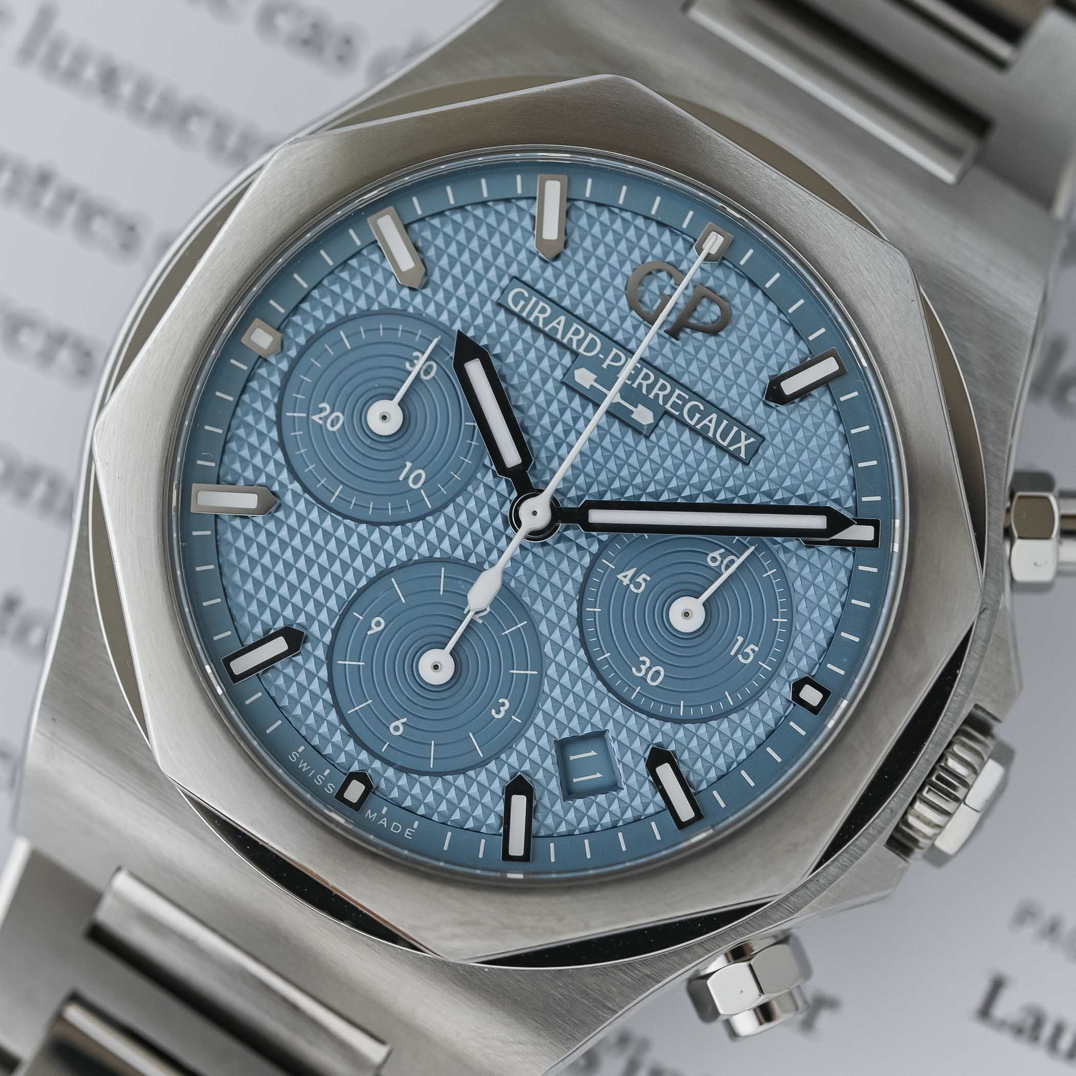 Girard-Perregaux Laureato Chronograph Ice Blue Limited Edition 2025 review - 12 Girard-Perregaux Laureato Chronograph Ice Blue Limited Edition 2025 review - 12