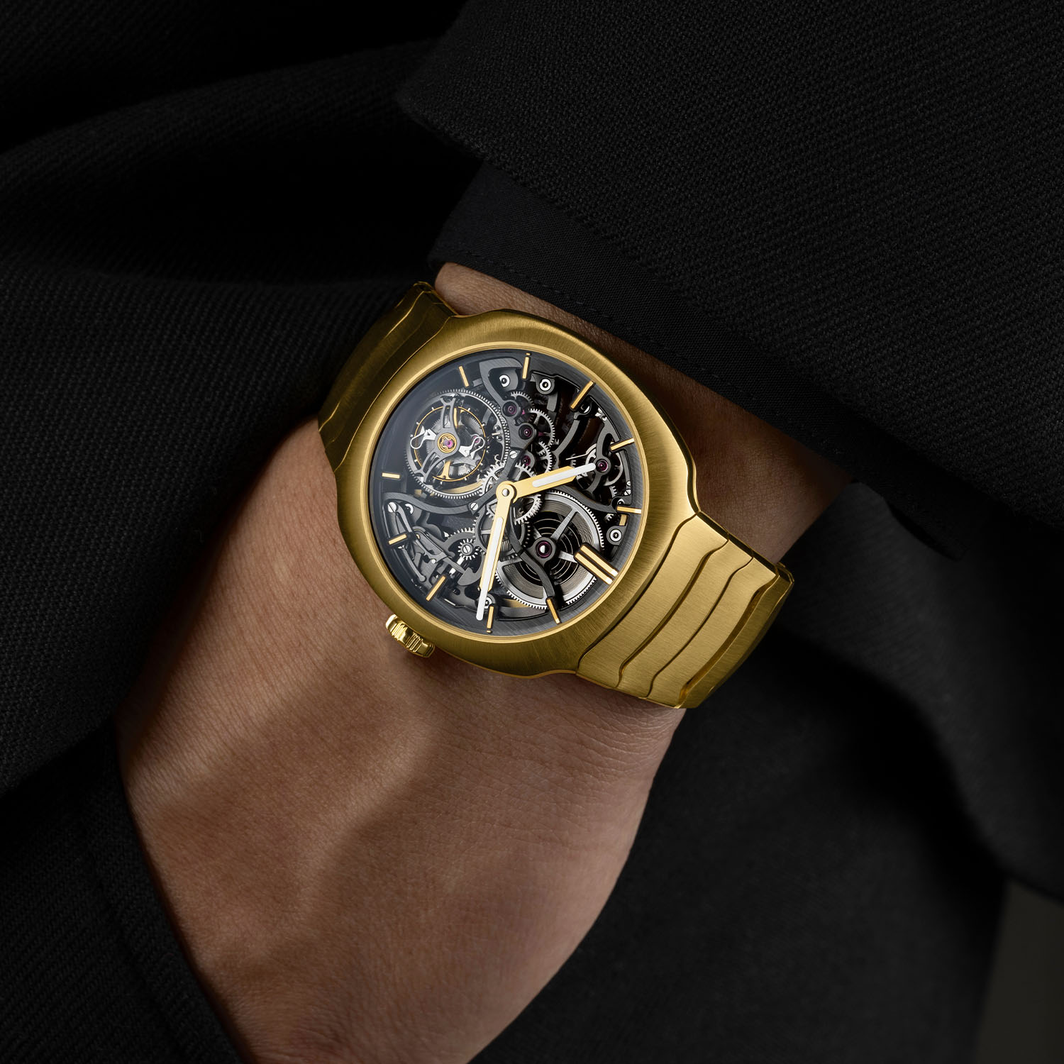 H Moser Cie Streamliner Tourbillon Skeleton Yellow Gold California Boutique exclusive - 2 H Moser Cie Streamliner Tourbillon Skeleton Yellow Gold California Boutique exclusive - 2