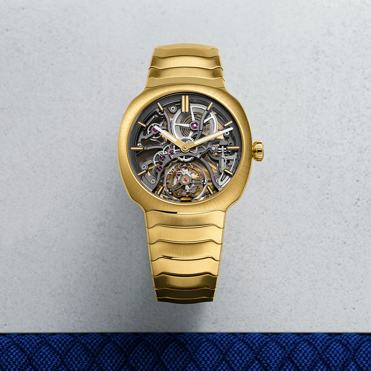 H Moser Cie Streamliner Tourbillon Skeleton Yellow Gold California Boutique exclusive - 5 H Moser Cie Streamliner Tourbillon Skeleton Yellow Gold California Boutique exclusive - 5