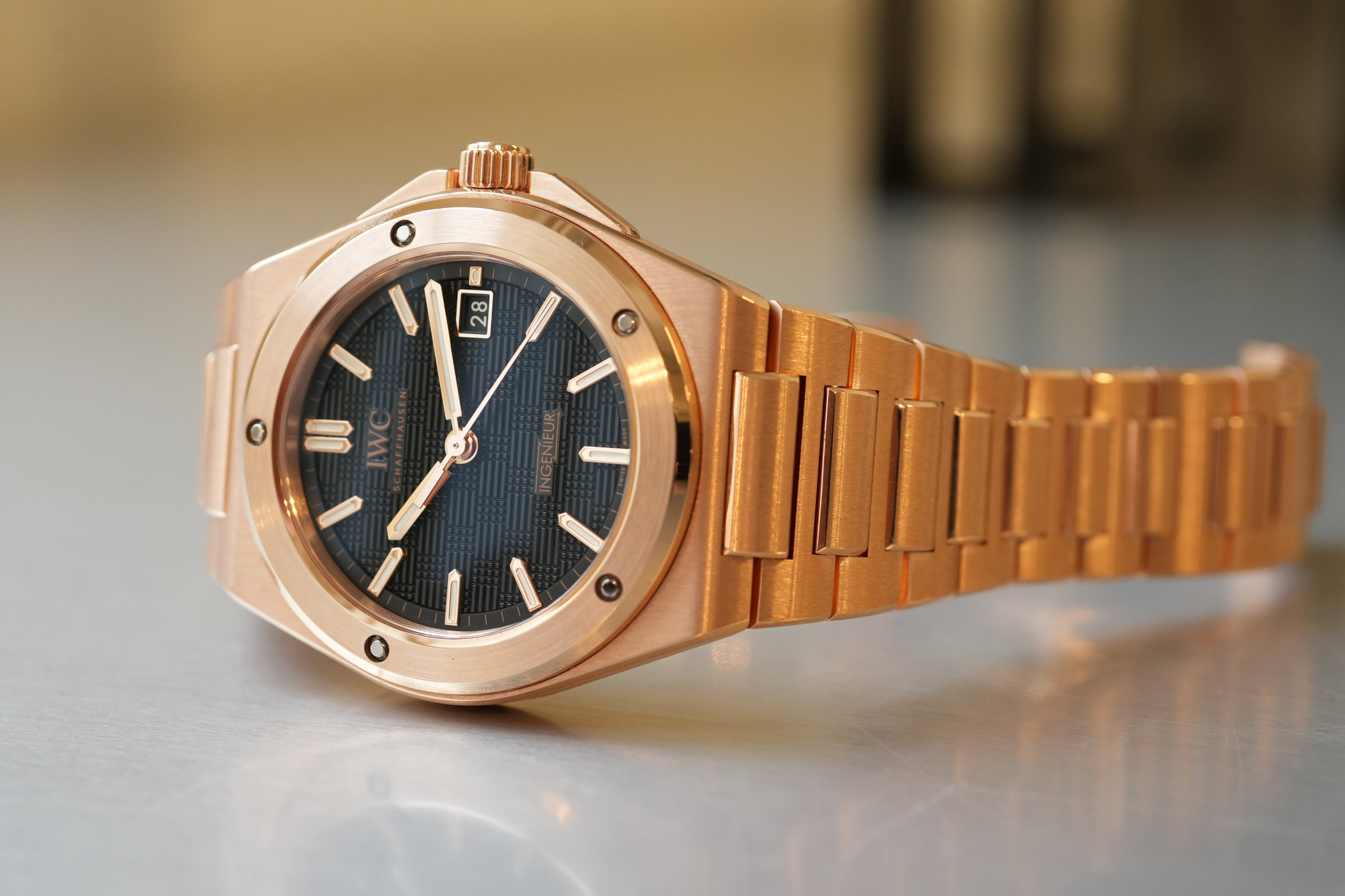 2025 IWC Schaffhausen Ingenieur Automatic 40 Rose Gold - 2 2025 IWC Schaffhausen Ingenieur Automatic 40 Rose Gold - 2