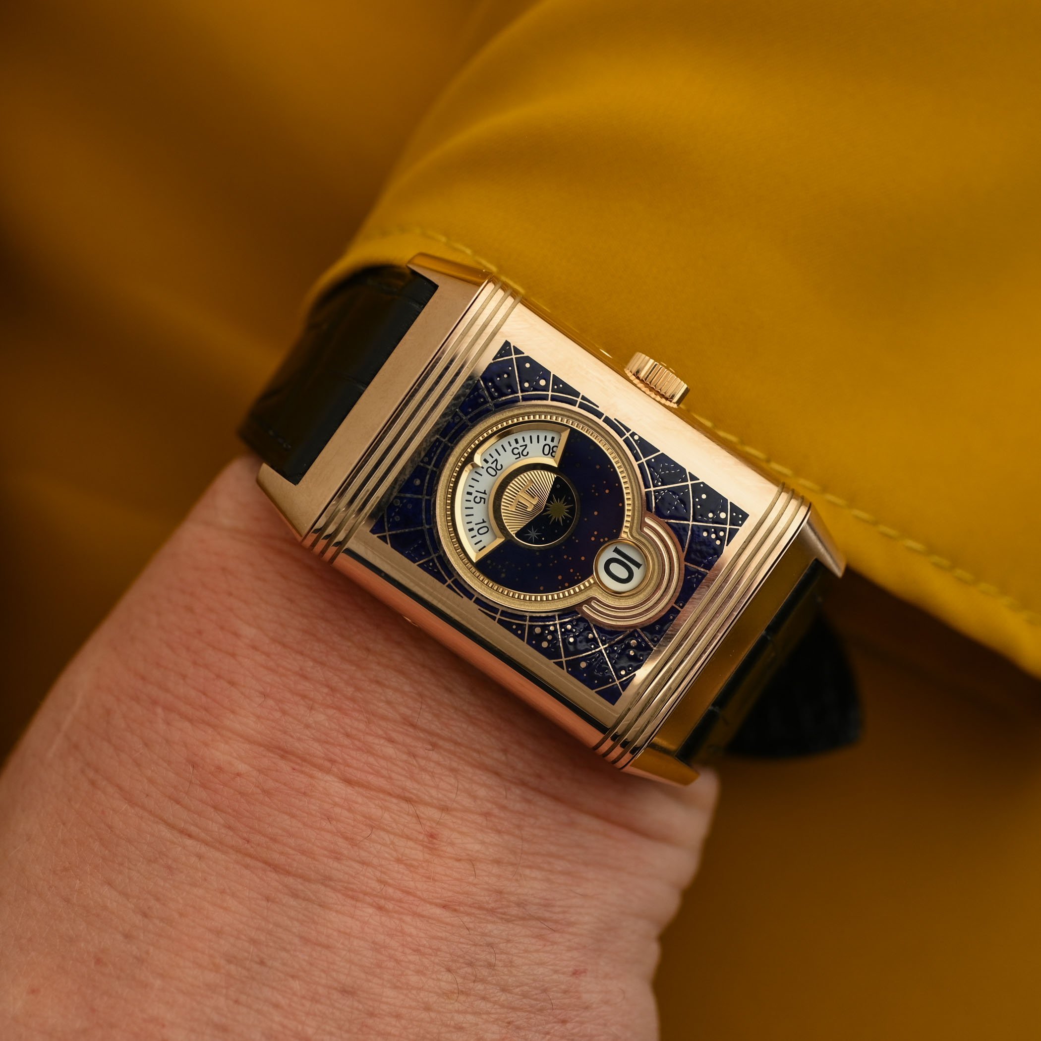 2025 Jaeger-LeCoultre Reverso Tribute Nonantieme Enamel Jumping Hour Digital Q71125E1 review - 3 2025 Jaeger-LeCoultre Reverso Tribute Nonantieme Enamel Jumping Hour Digital Q71125E1 review - 3