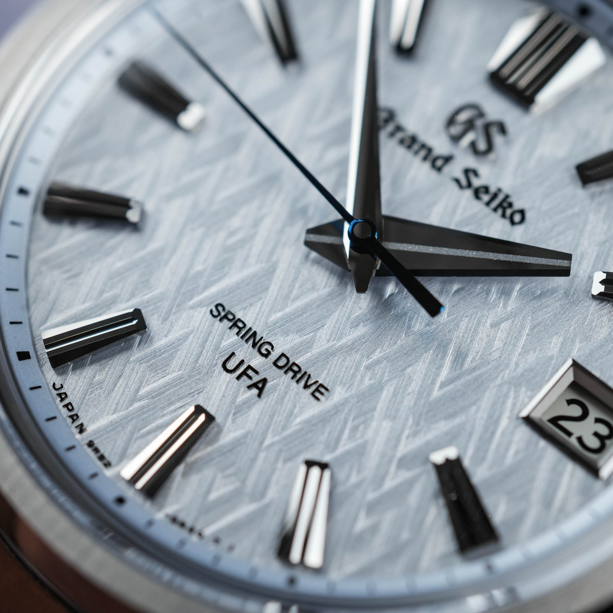 Grand Seiko Evolution 9 Spring Drive UFA SLGB001 SLGB003 review - micro-adjustement clasp - 5 Grand Seiko Evolution 9 Spring Drive UFA SLGB001 SLGB003 review - micro-adjustement clasp - 5