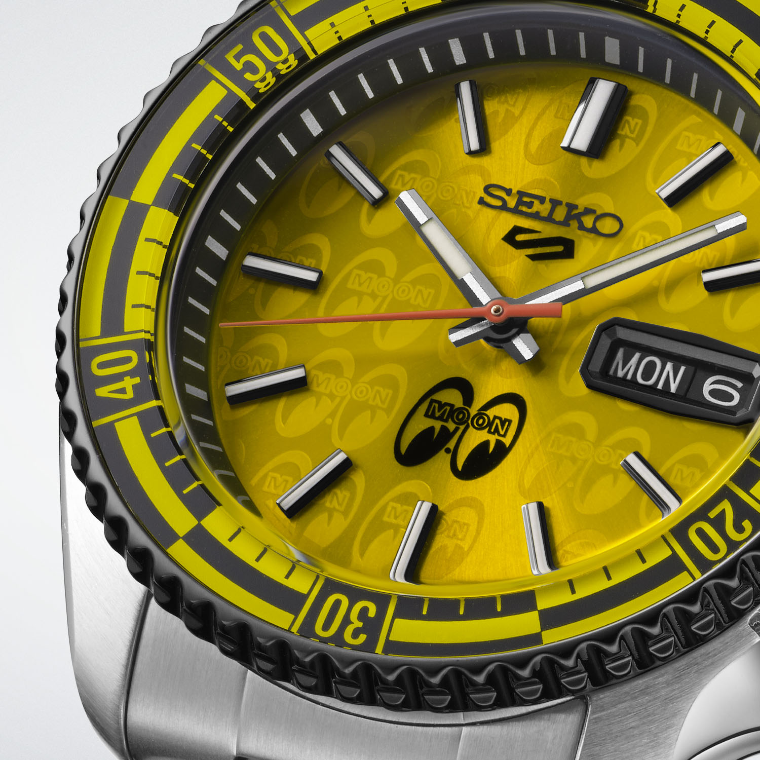 Seiko 5 Sports Mooneyes Limited Edition SRPL39 - 5 Seiko 5 Sports Mooneyes Limited Edition SRPL39 - 5