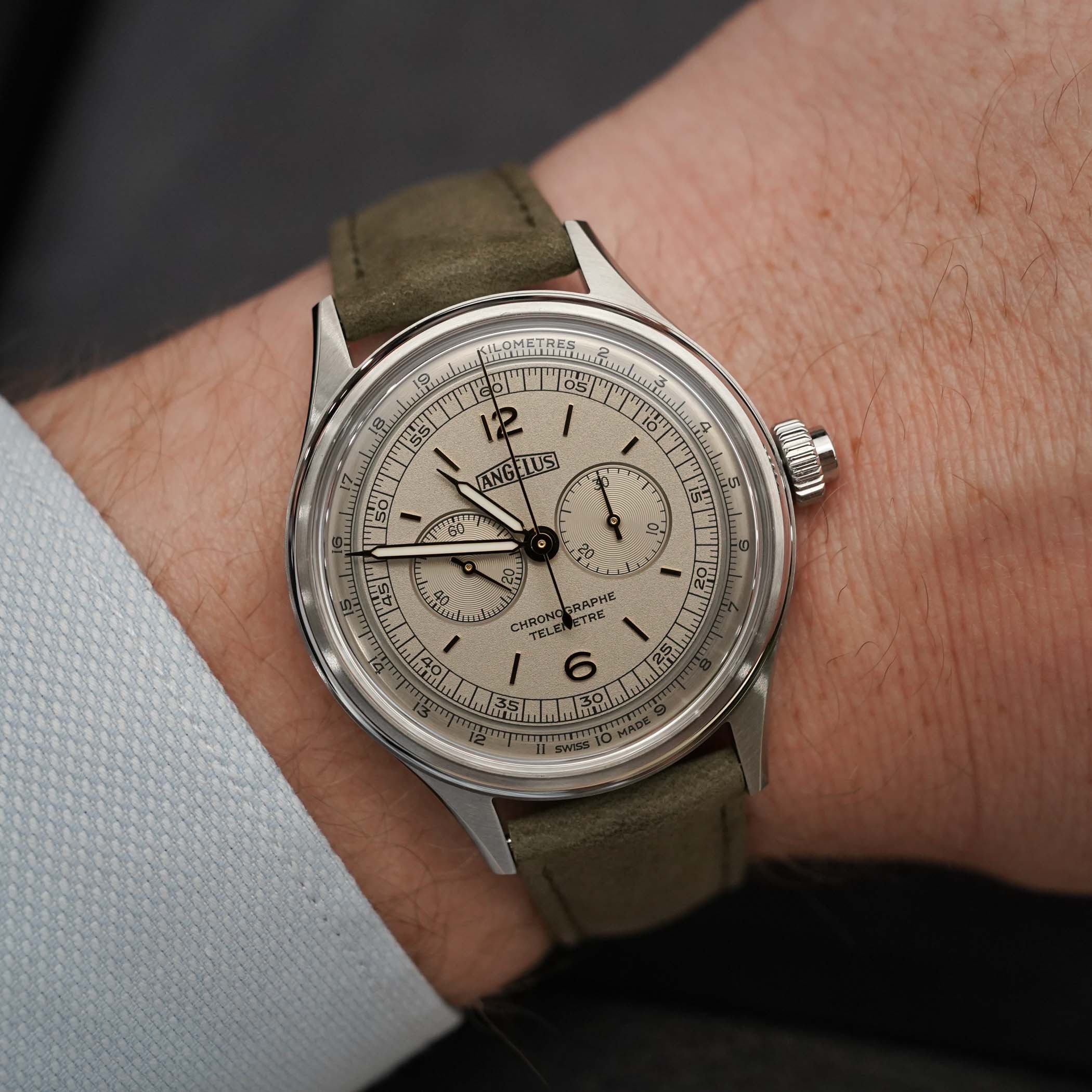 Angelus Chronographe Telemetre Monopusher 37mm review - 10 Angelus Chronographe Telemetre Monopusher 37mm review - 10