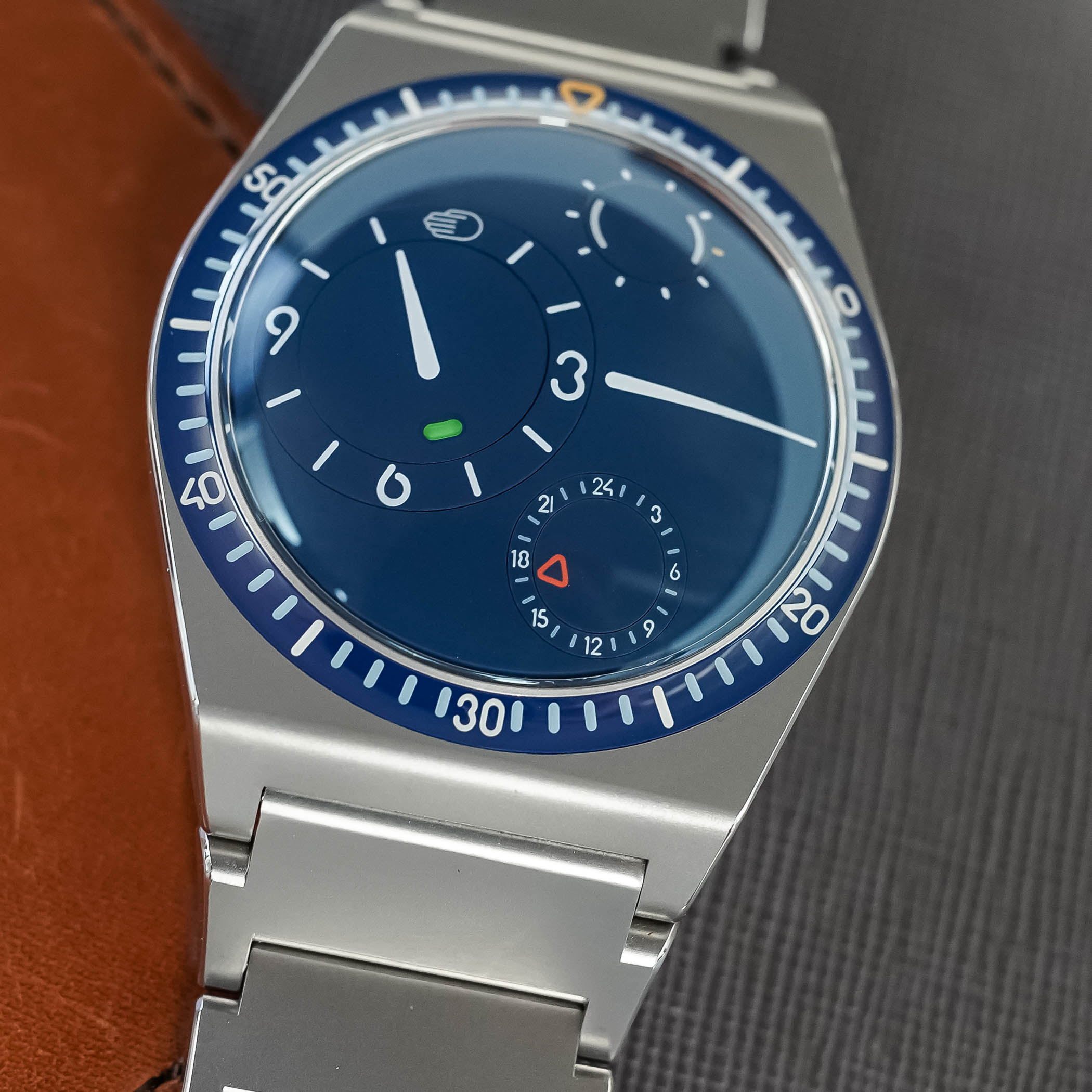 Ressence Type 7 GMT Video Review - 6 Ressence Type 7 GMT Video Review - 6