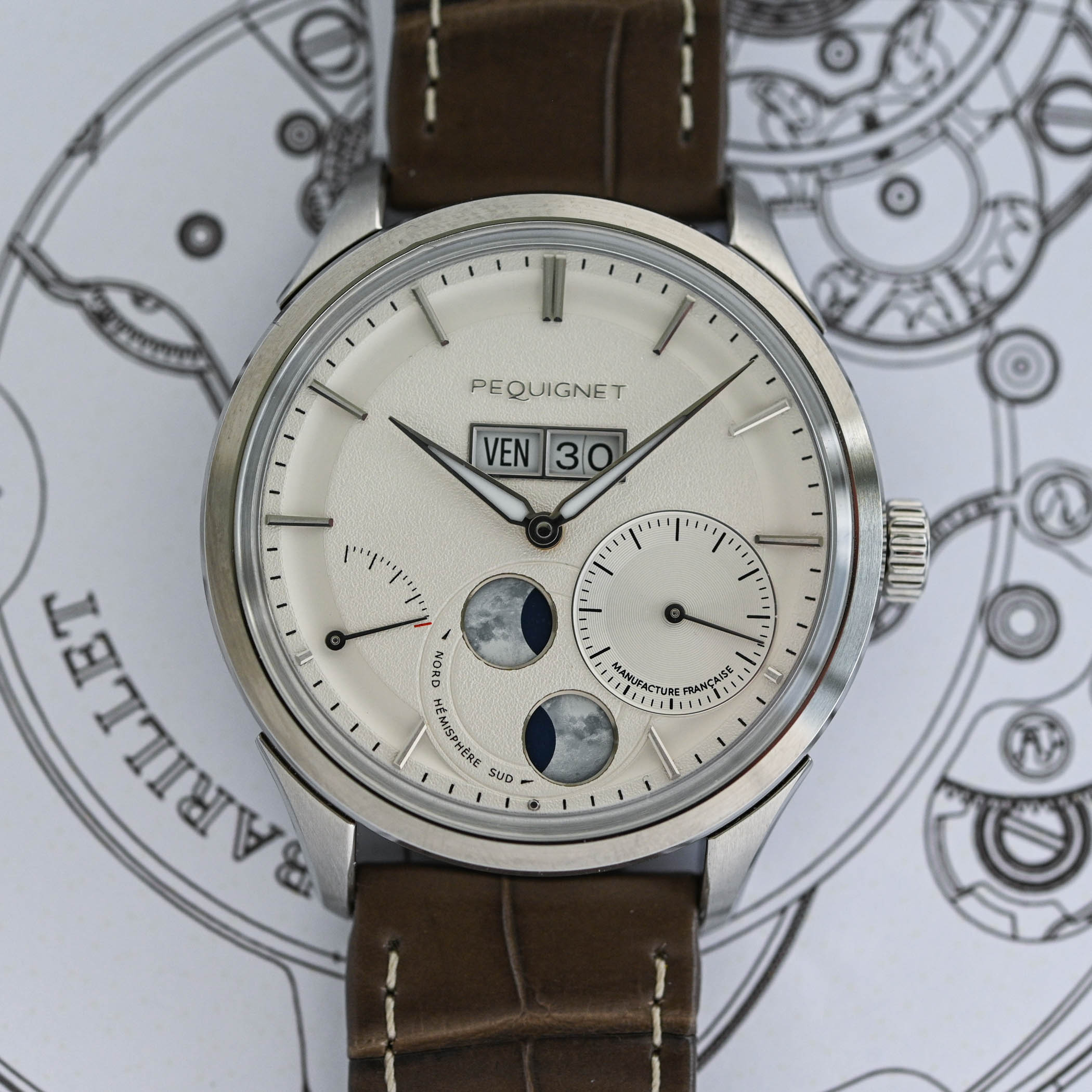 pequignet-royale-paris-39-5mm-big-date-moon-power-reserve-hands-on-1 pequignet-royale-paris-39-5mm-big-date-moon-power-reserve-hands-on-1
