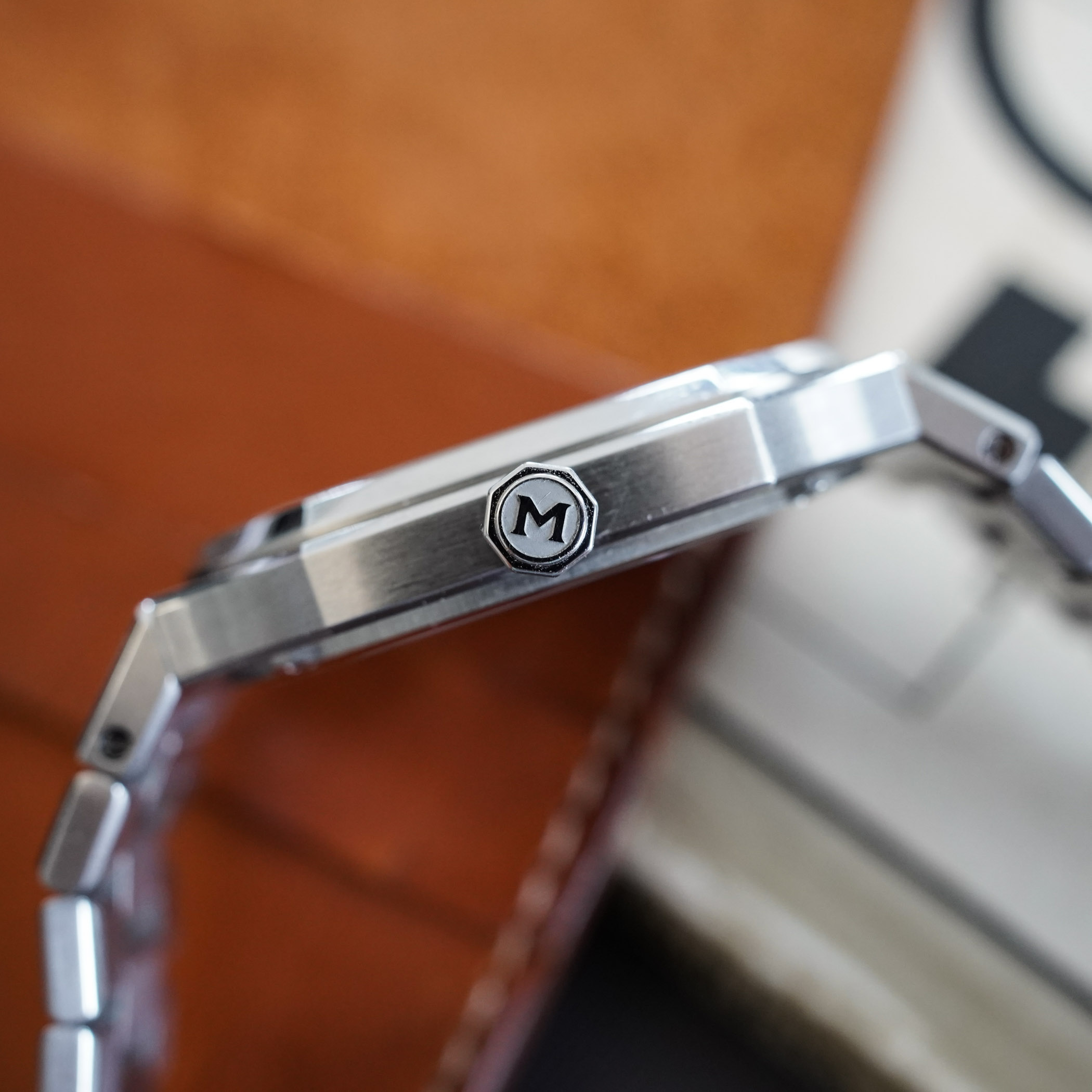 Maen Manhattan 37mm Ultra-Thin Tusan Dial Review integrated bracelet accessible - 7 Maen Manhattan 37mm Ultra-Thin Tusan Dial Review integrated bracelet accessible - 7