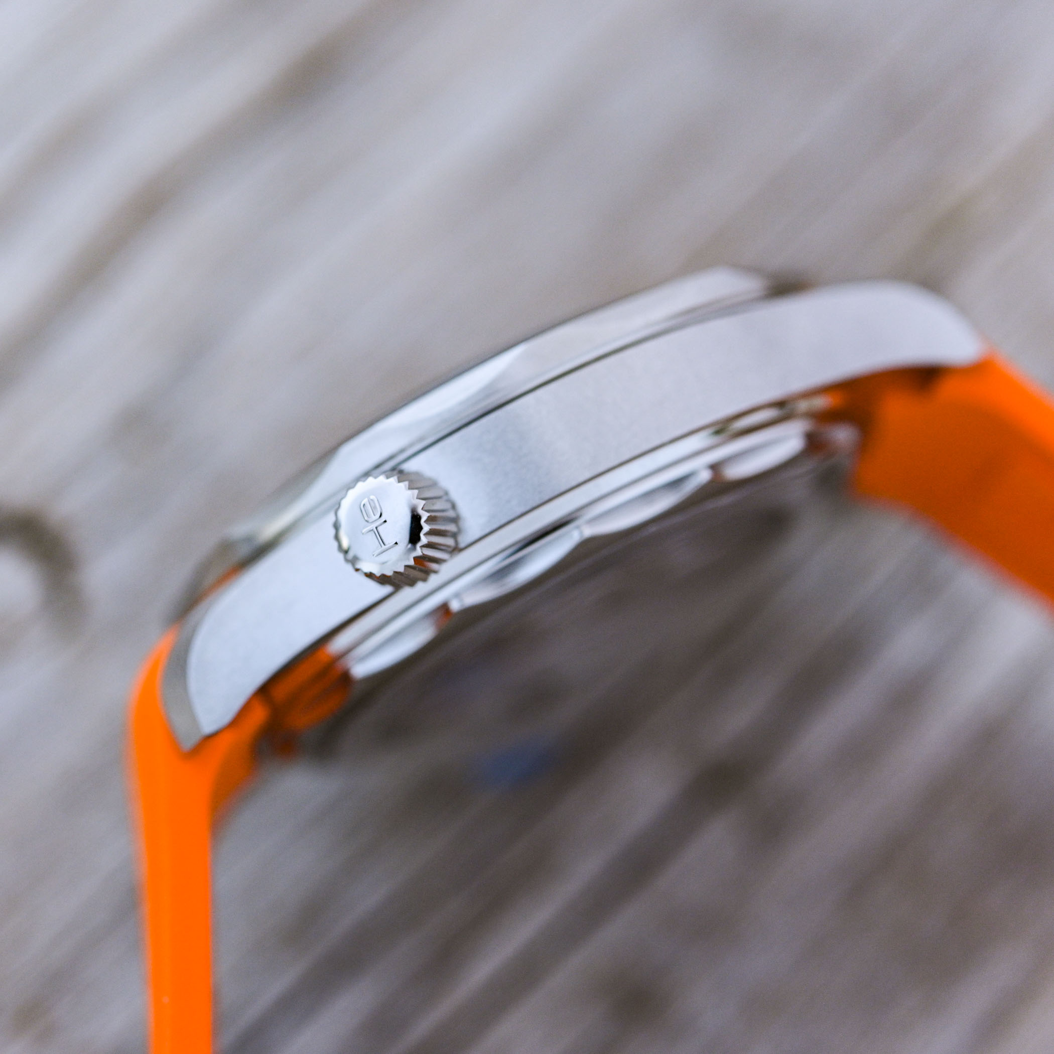 2025 Omega Seamaster Diver 300M No-Date Orange review video - 14 2025 Omega Seamaster Diver 300M No-Date Orange review video - 14