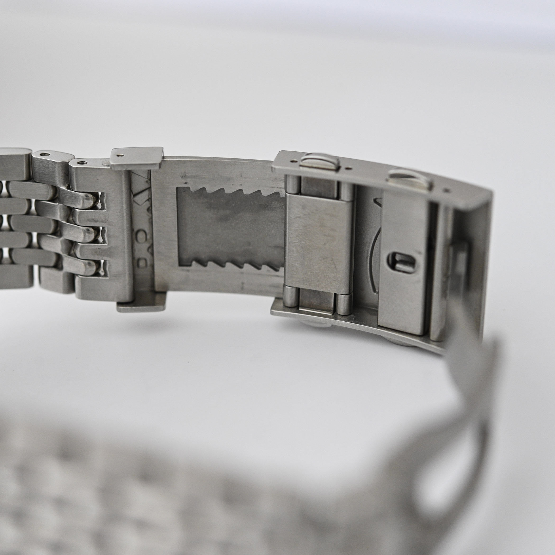 Doxa SUB 750T Clive Cussler Limited Edition review 9 Doxa SUB 750T Clive Cussler Limited Edition review 9