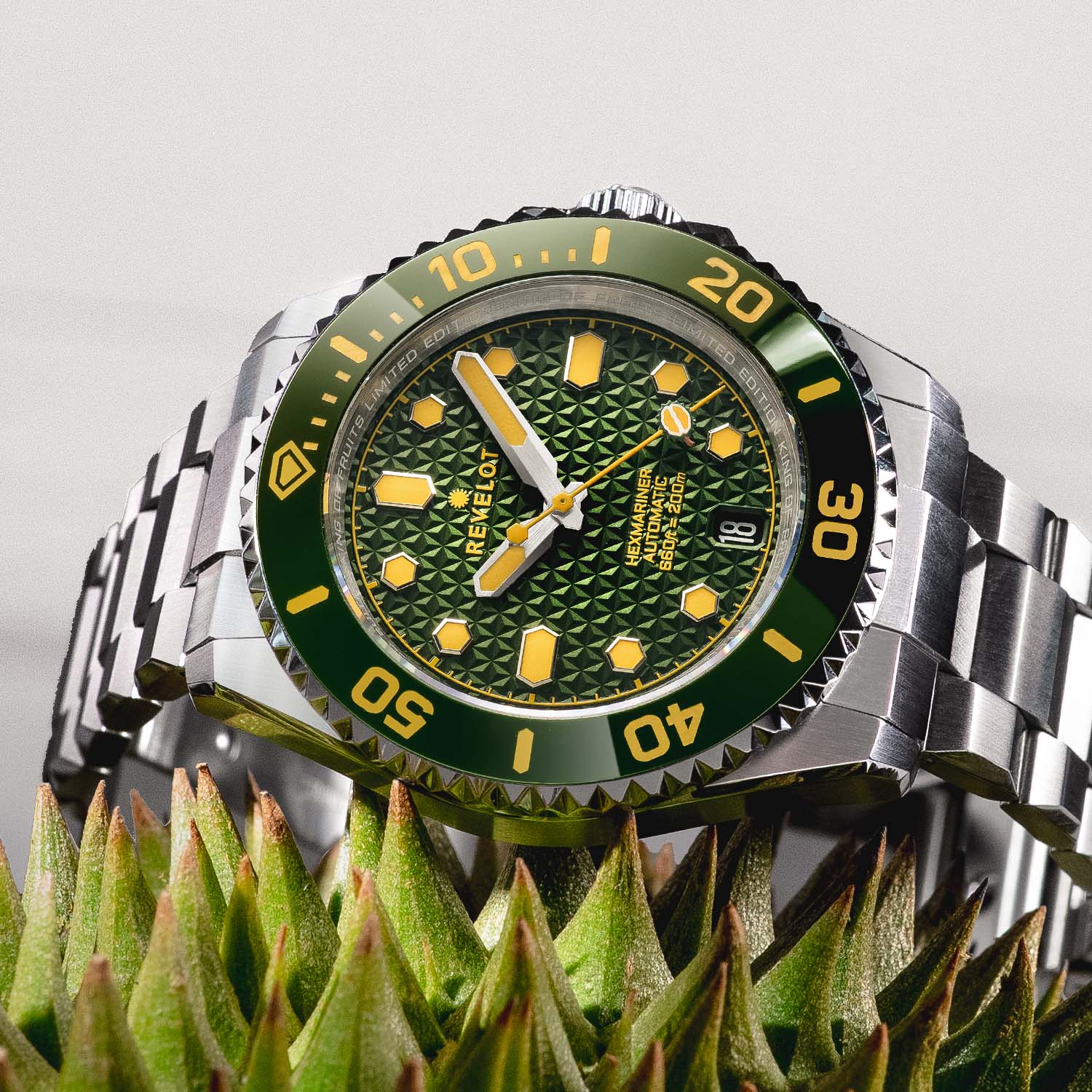 Revelot Hexmariner 39 Durian Limited Edition Automatic Dive Watch Malaysia - 8 Revelot Hexmariner 39 Durian Limited Edition Automatic Dive Watch Malaysia - 8