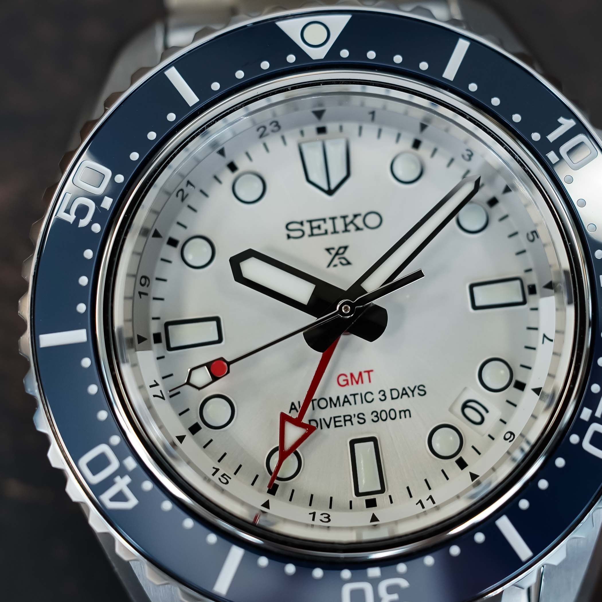 Seiko Prospex 1968 Heritage Diver GMT SPB519 300m micro-adjust clasp review 7 Seiko Prospex 1968 Heritage Diver GMT SPB519 300m micro-adjust clasp review 7