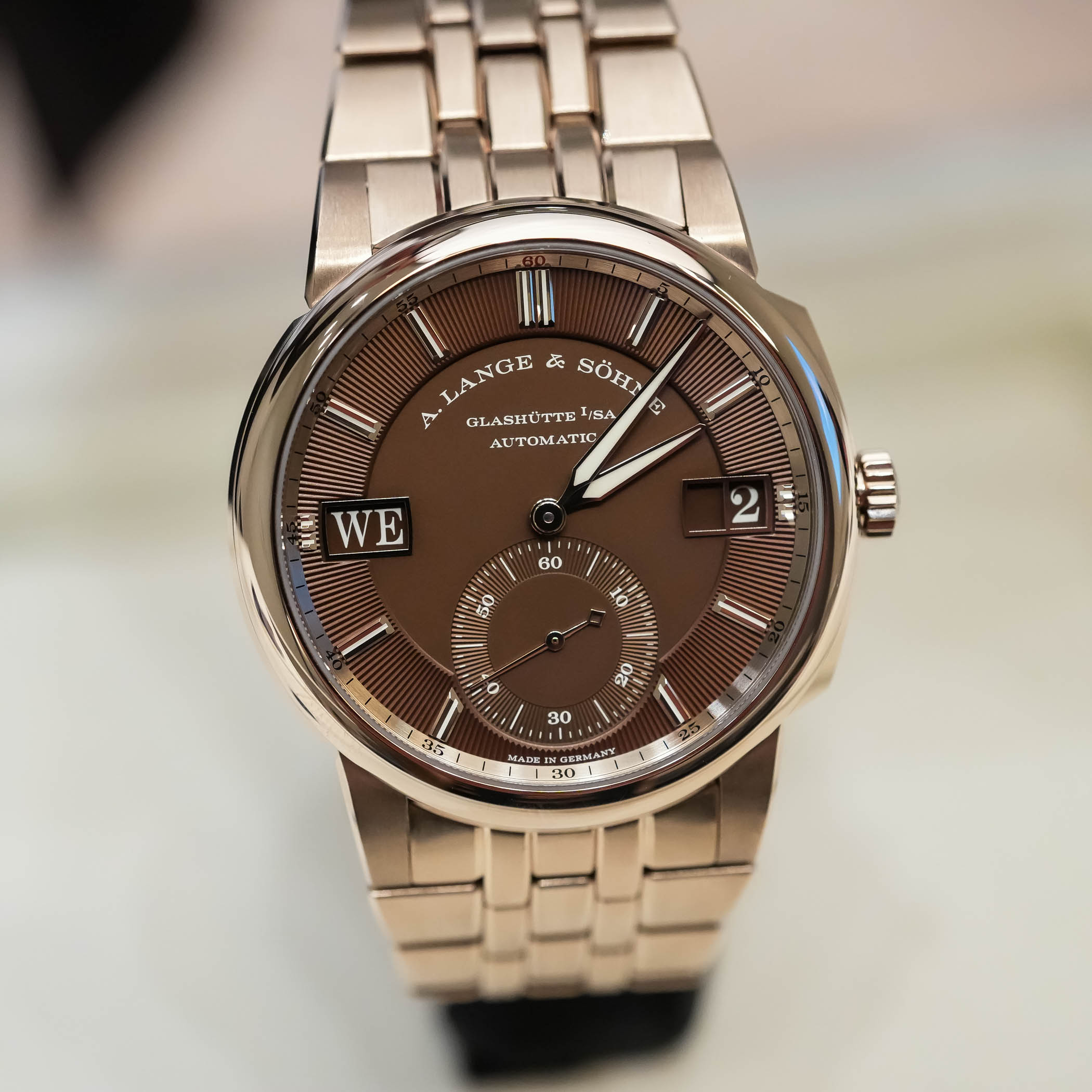 Lange-Sohne-Odysseus-Honeygold-Brown-Dial-Gold-Bracelet-review-10 Lange-Sohne-Odysseus-Honeygold-Brown-Dial-Gold-Bracelet-review-10