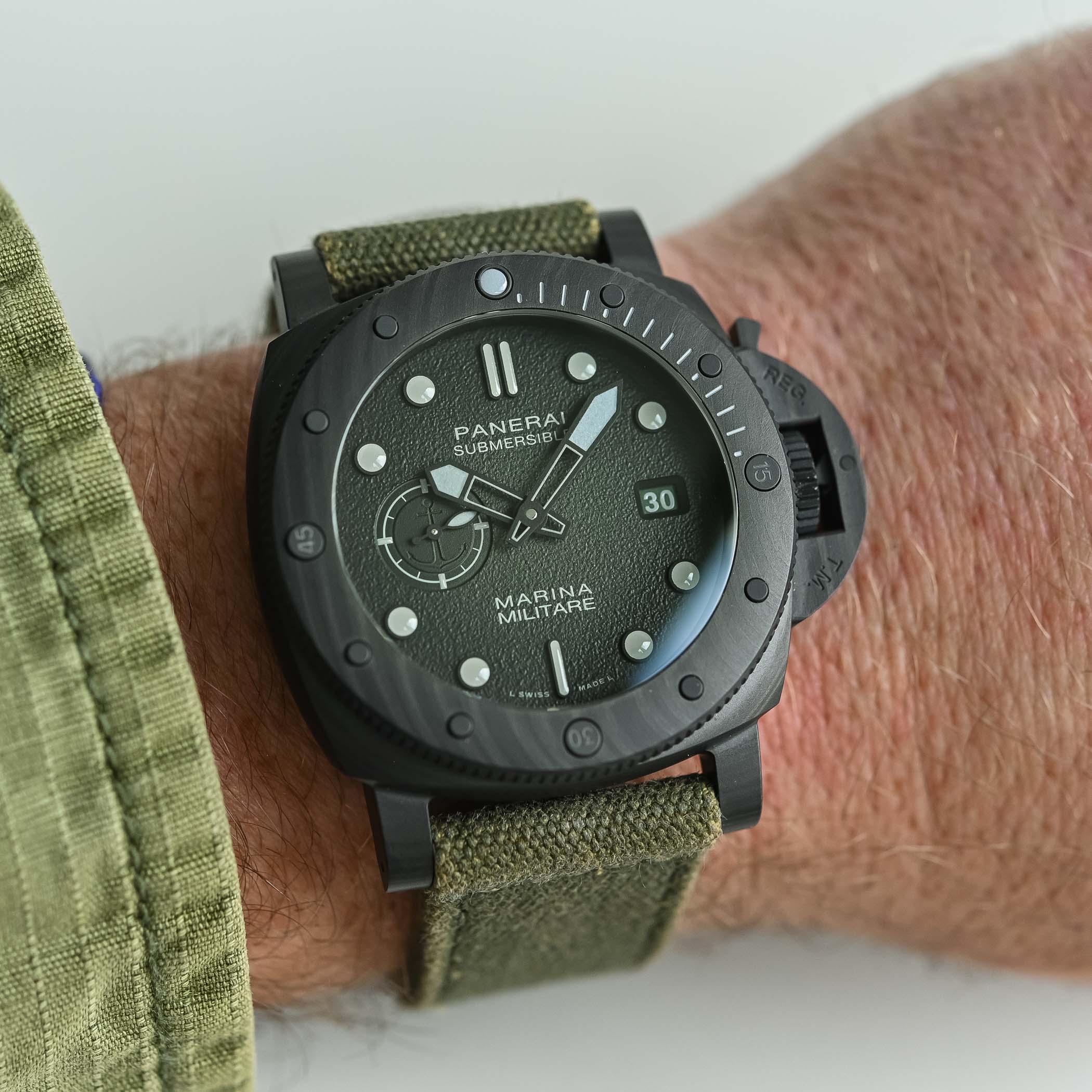 Panerai Submersible Marina Militare PAM01697 and PAM01698 Aviazione Navale Review 6 Panerai Submersible Marina Militare PAM01697 and PAM01698 Aviazione Navale Review 6