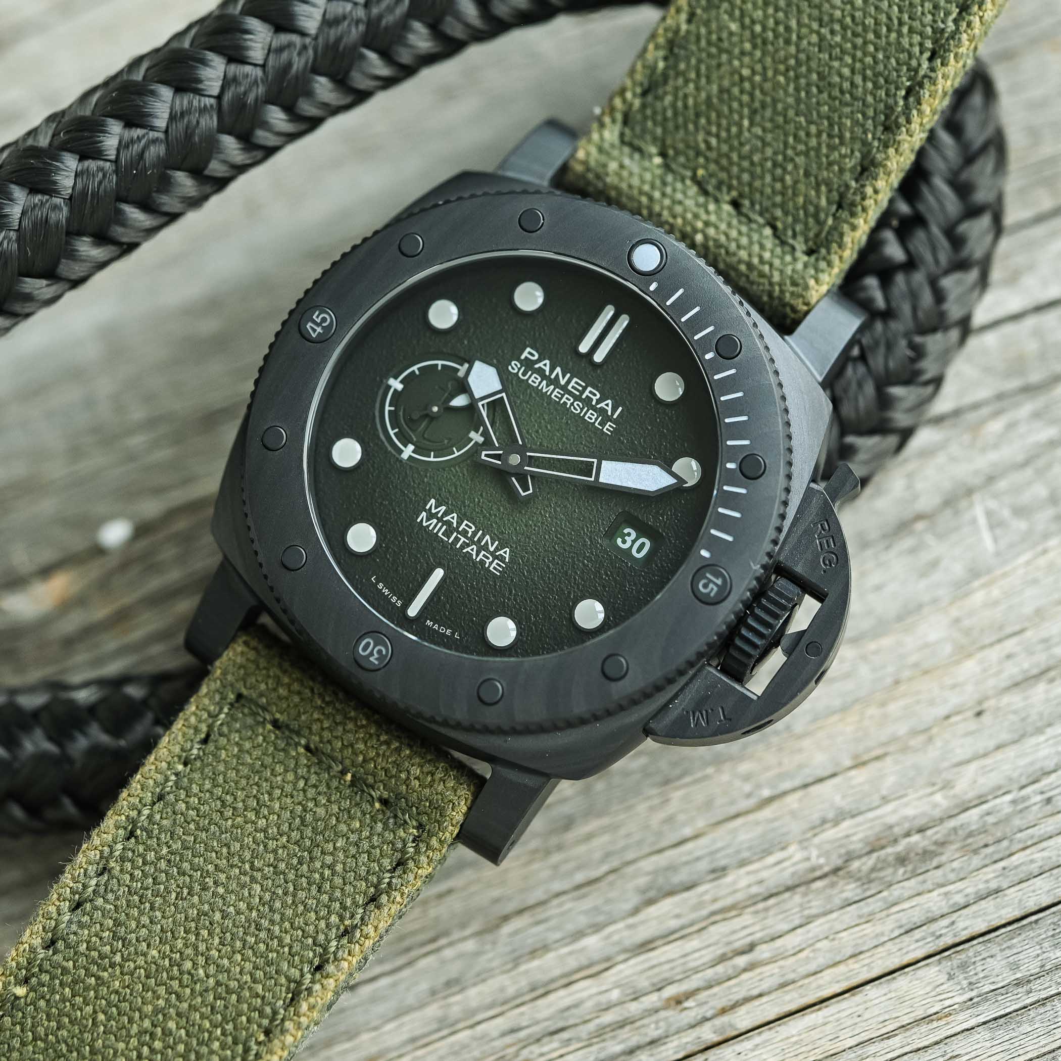 Panerai Submersible Marina Militare PAM01697 and PAM01698 Aviazione Navale Review 9 Panerai Submersible Marina Militare PAM01697 and PAM01698 Aviazione Navale Review 9