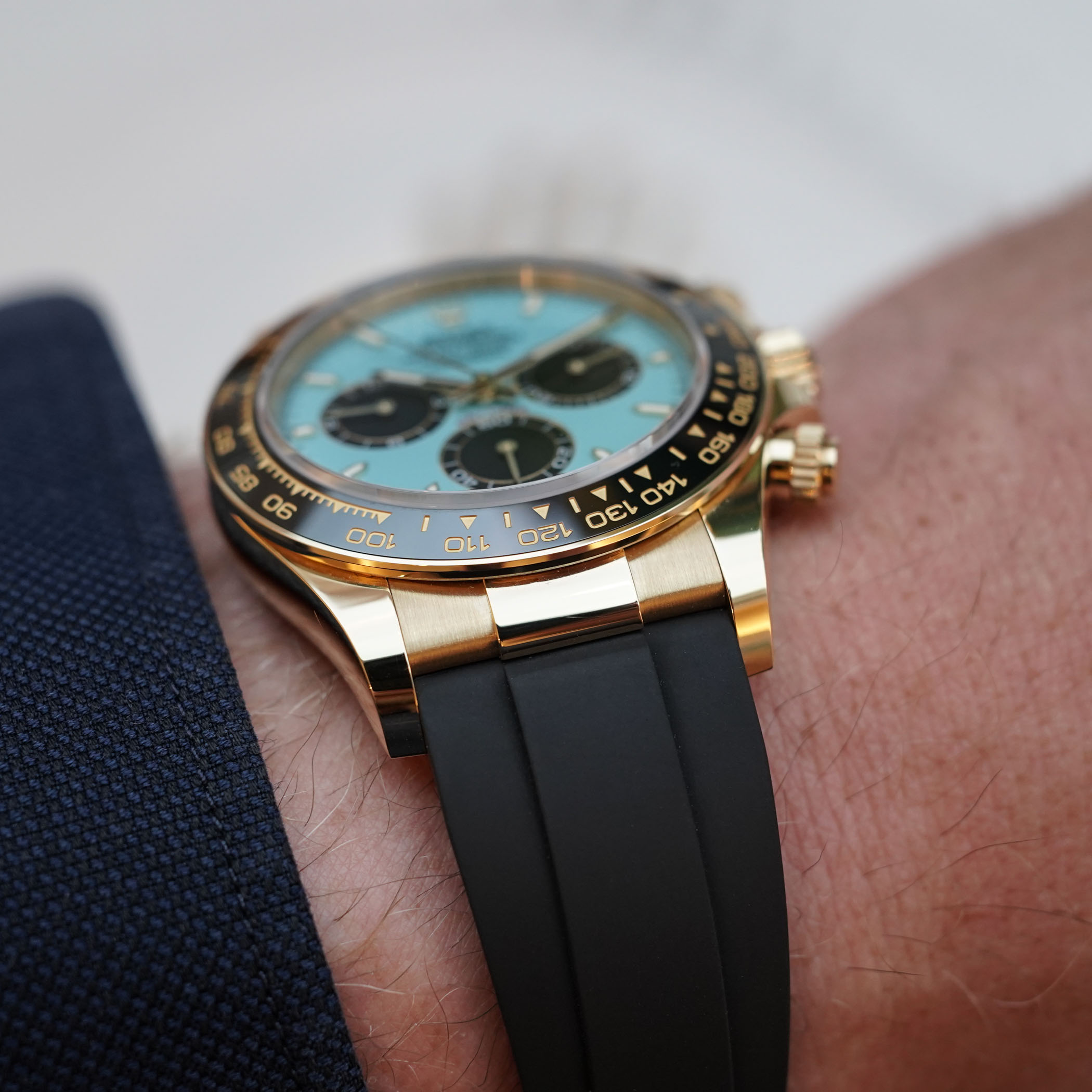 Rolex Daytona Alcaraz yellow Gold Turquoise Lacquer Dial 126518LN review - 5 Rolex Daytona Alcaraz yellow Gold Turquoise Lacquer Dial 126518LN review - 5