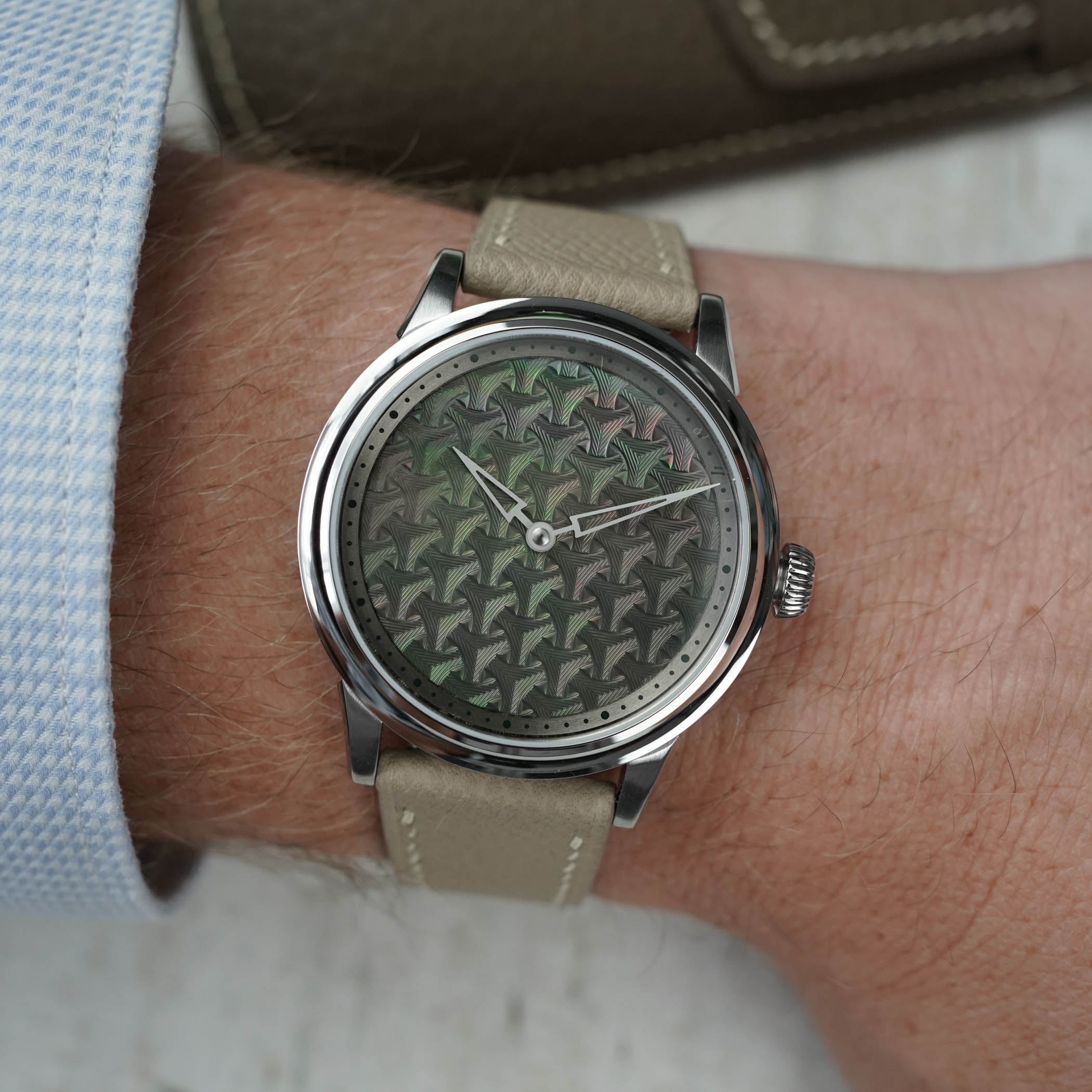 Watch Ho & Co x Selten Jui mother-of-pearl textured dial review - 3 Watch Ho & Co x Selten Jui mother-of-pearl textured dial review - 3