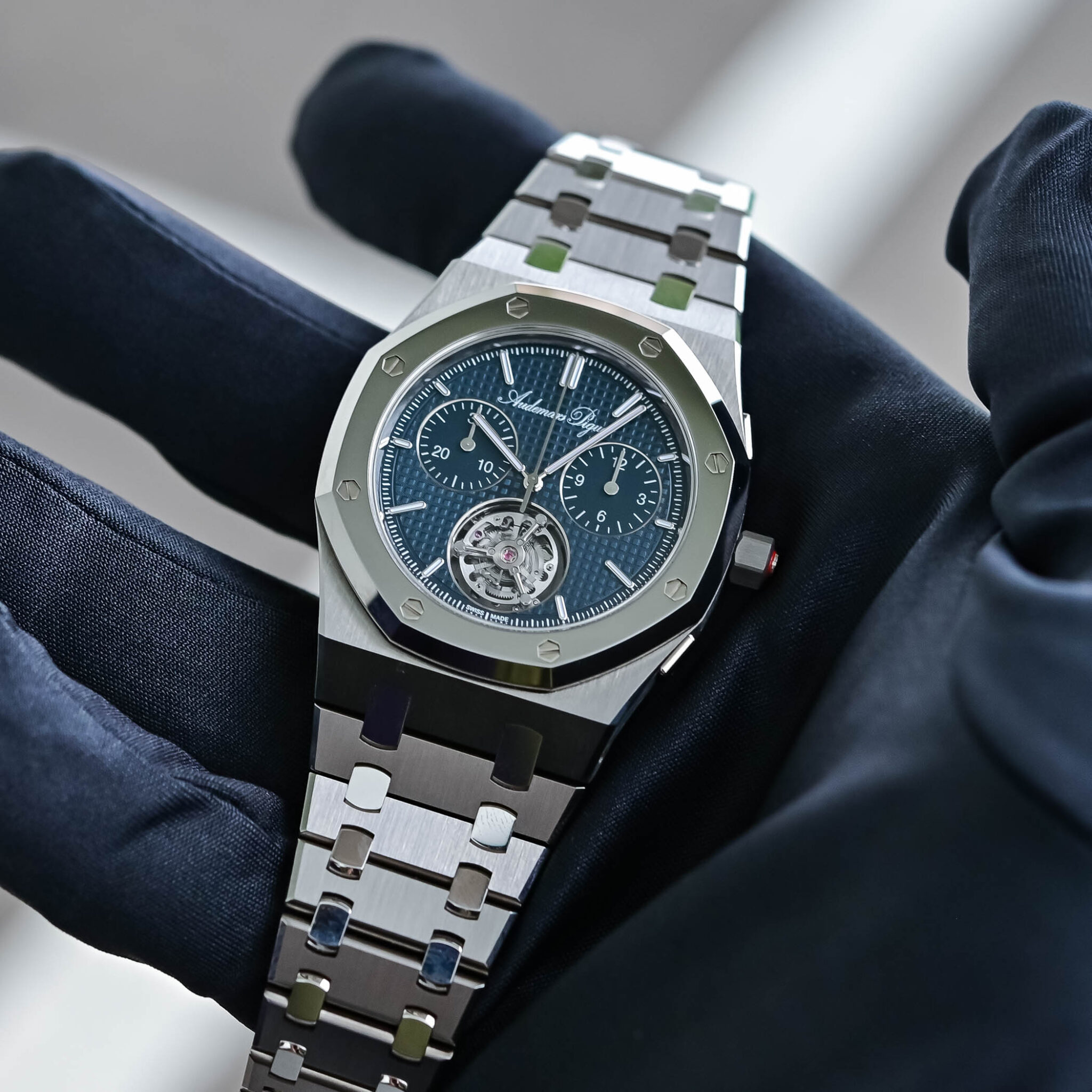 in-Depth: AP Reimagines the Chronograph, with the Royal Oak Jumbo ...