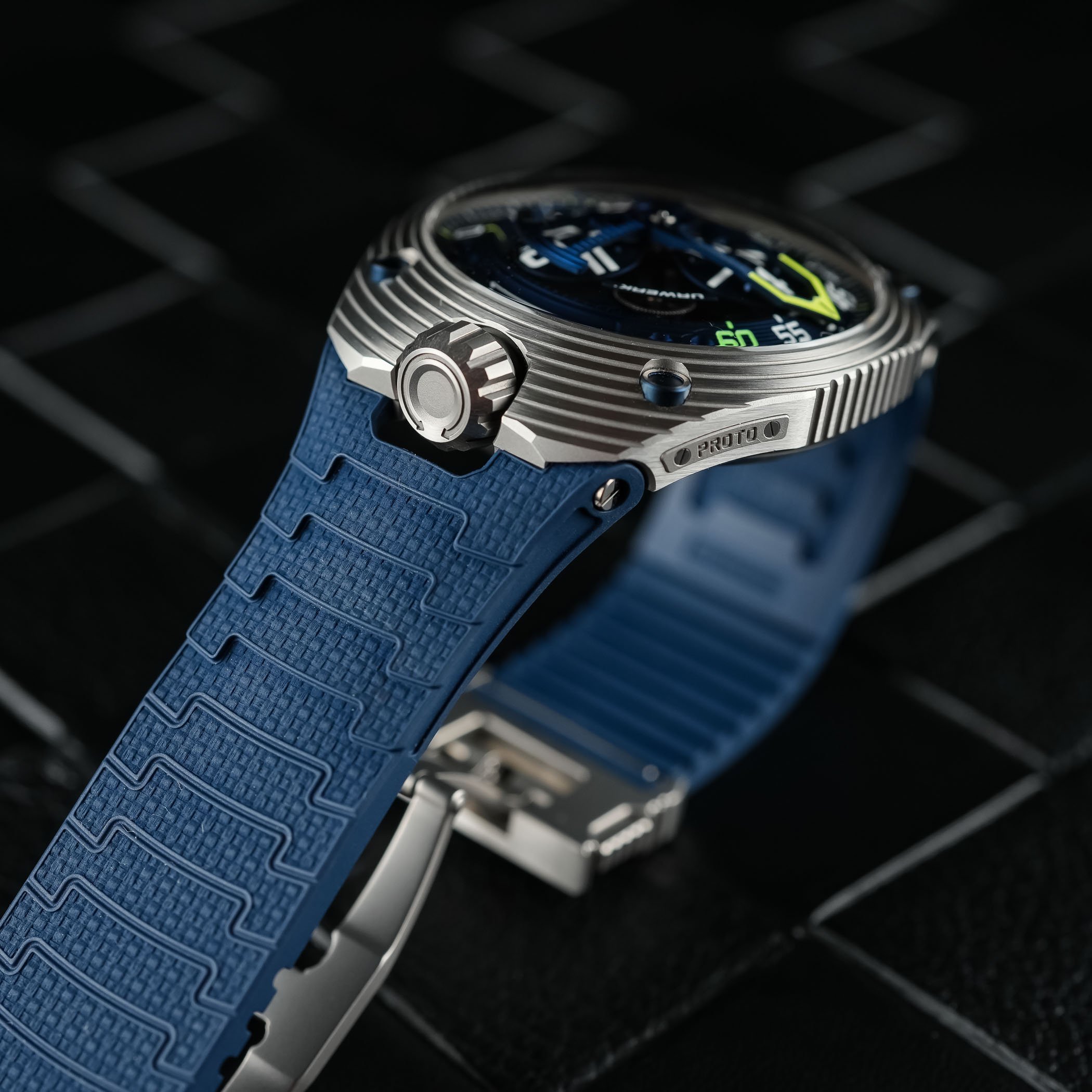 Urwerk UR-150 Blue Scorpion review 4 Urwerk UR-150 Blue Scorpion review 4