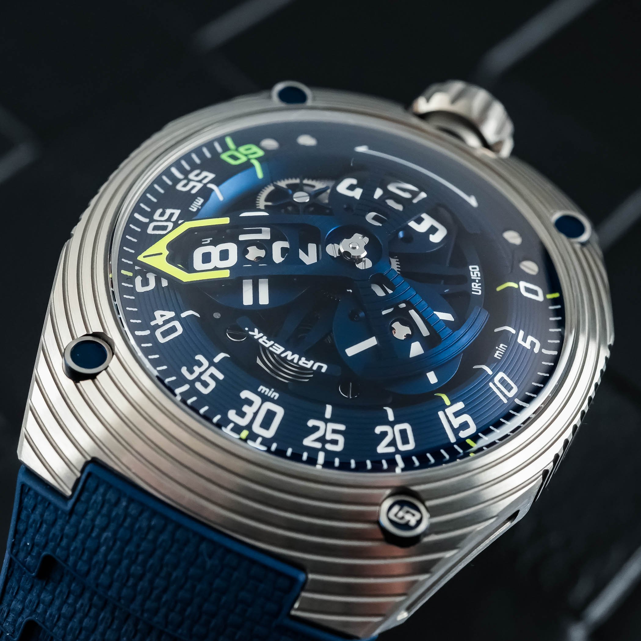 Urwerk UR-150 Blue Scorpion review 8 Urwerk UR-150 Blue Scorpion review 8