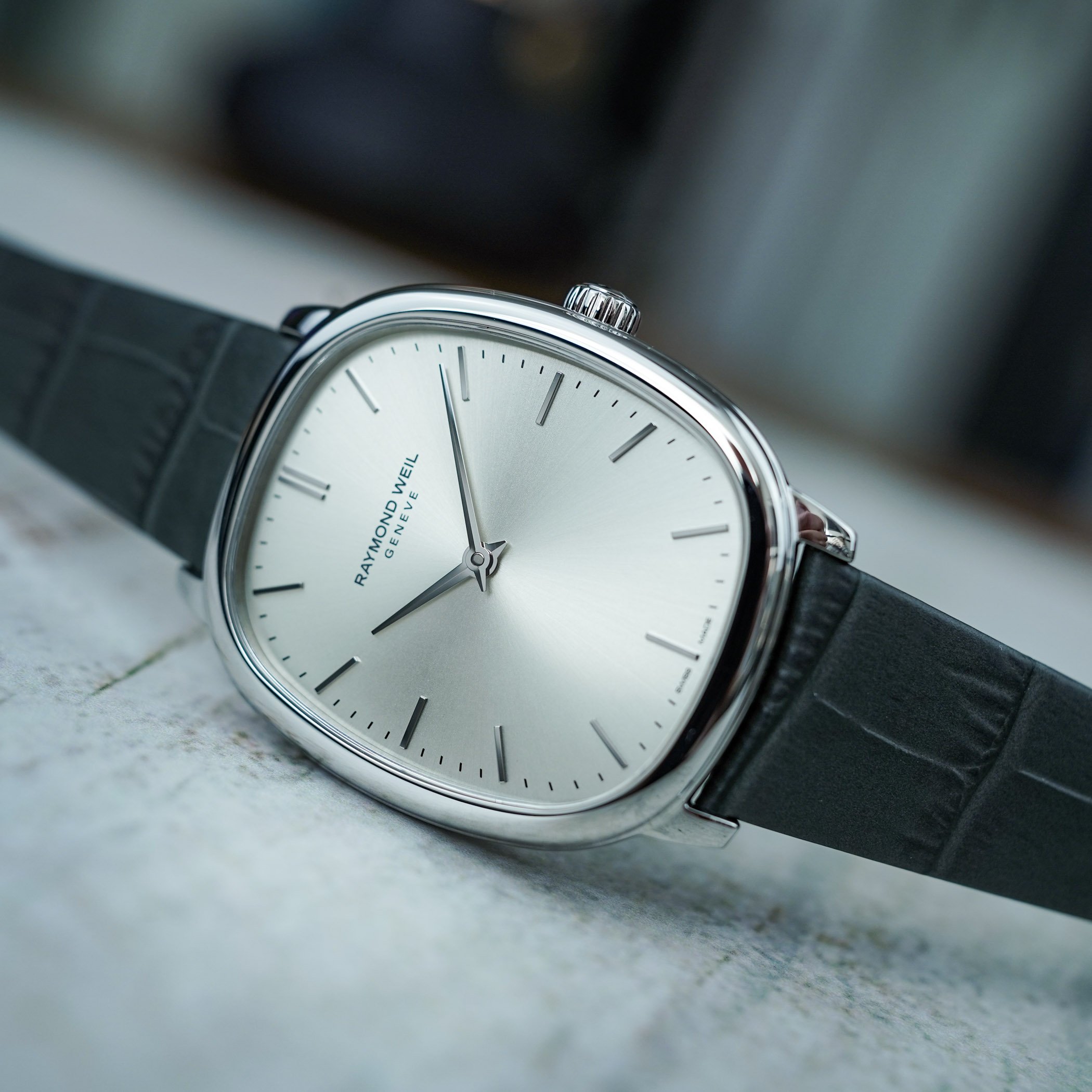 raymond-weil-toccata-heritage-collection-elliptical-accessible-dress-watch-video-review-3 raymond-weil-toccata-heritage-collection-elliptical-accessible-dress-watch-video-review-3