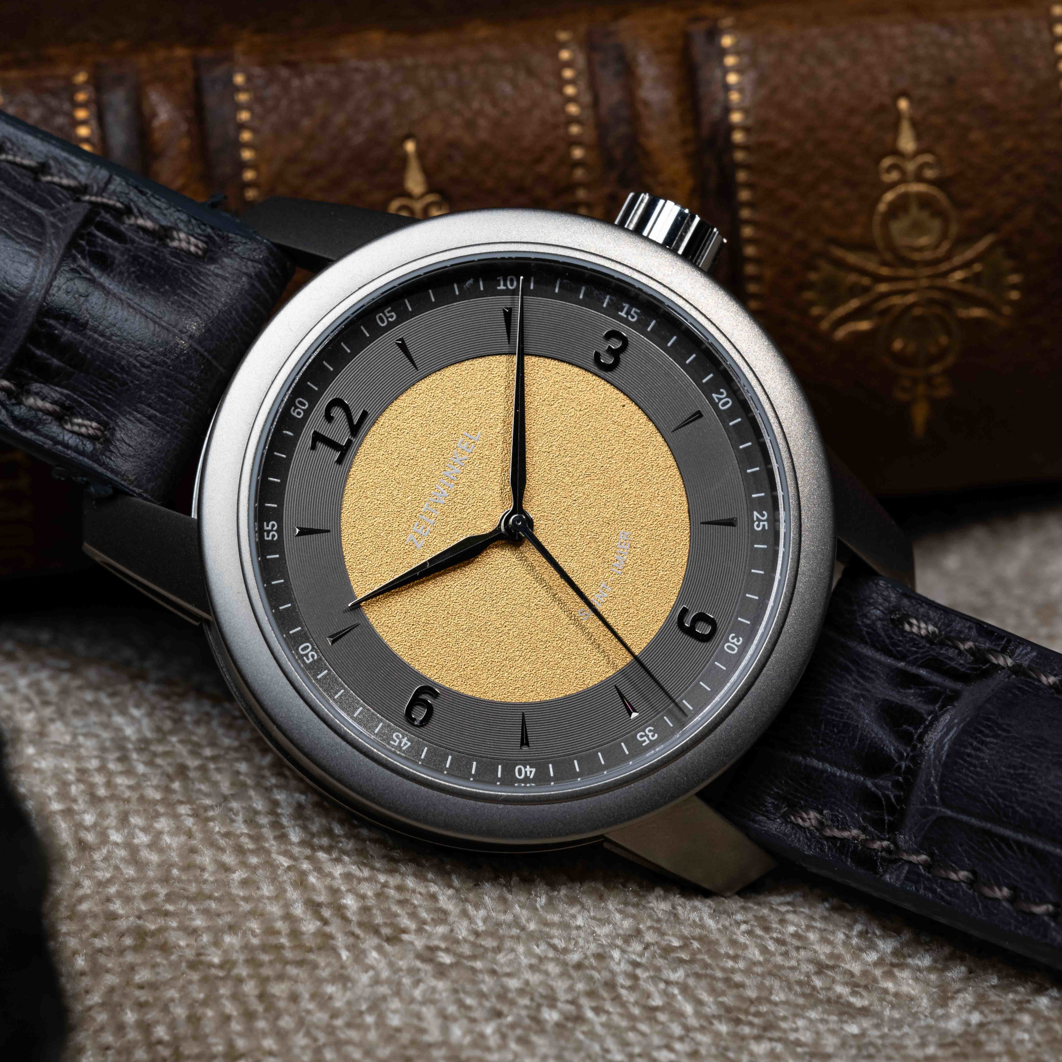 The New Zeitwinkel 082º x The Limited Edition - Monochrome Watches