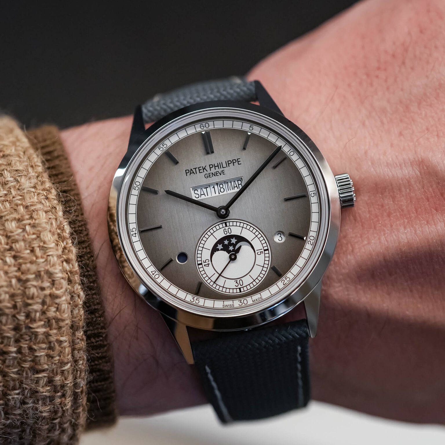 First Look: The new Silver-Toned Patek Philippe In-Line Perpetual ...