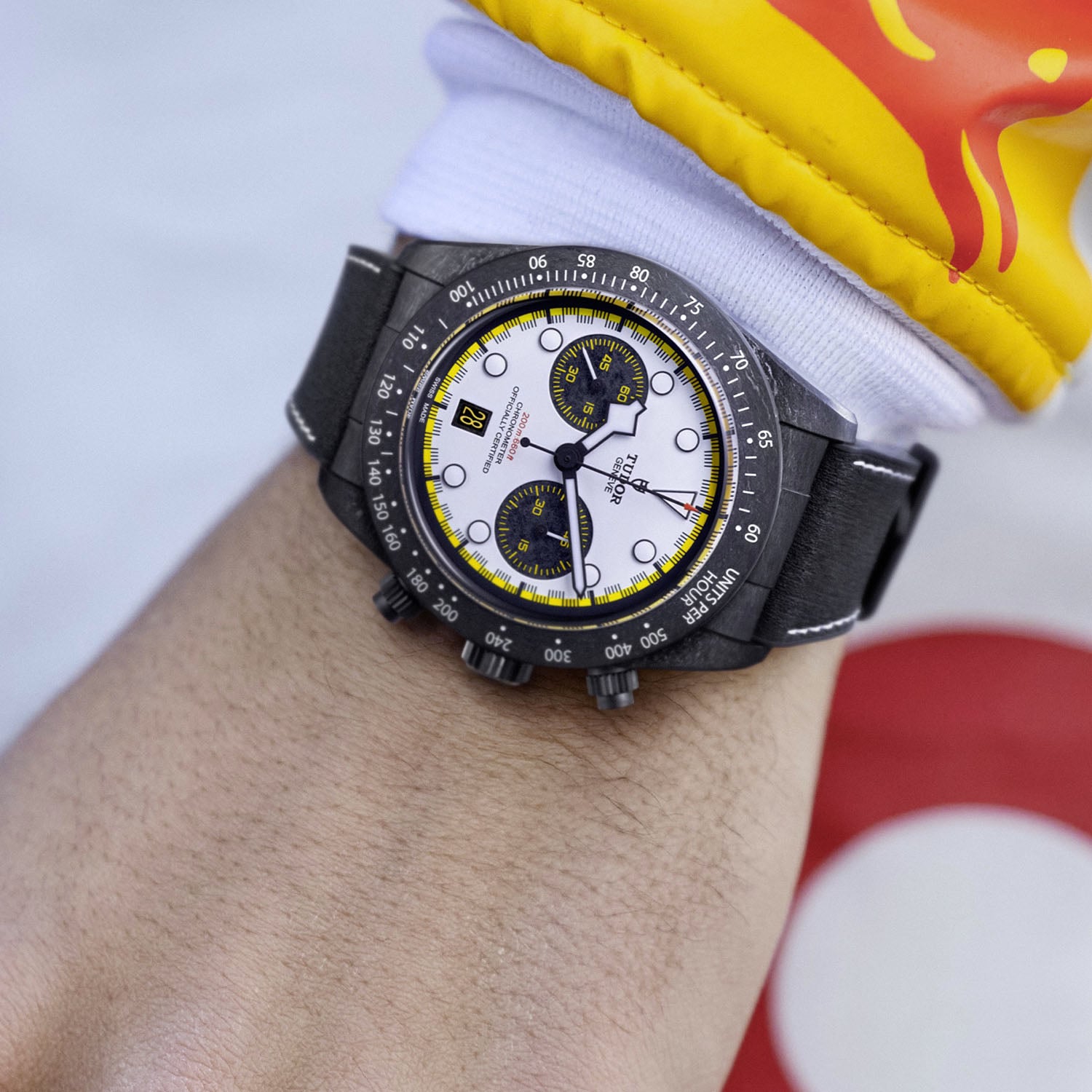 Tudor-Black-Bay-Chrono-Carbon-26-Visa-Cash-App-Racing-Bulls-6.jpg
