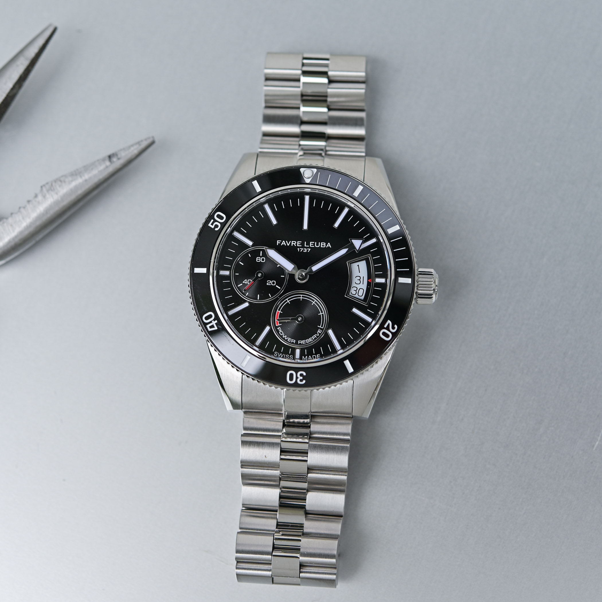 Favre Leuba Adds a Power Reserve Twist to the Deep Raider Diver