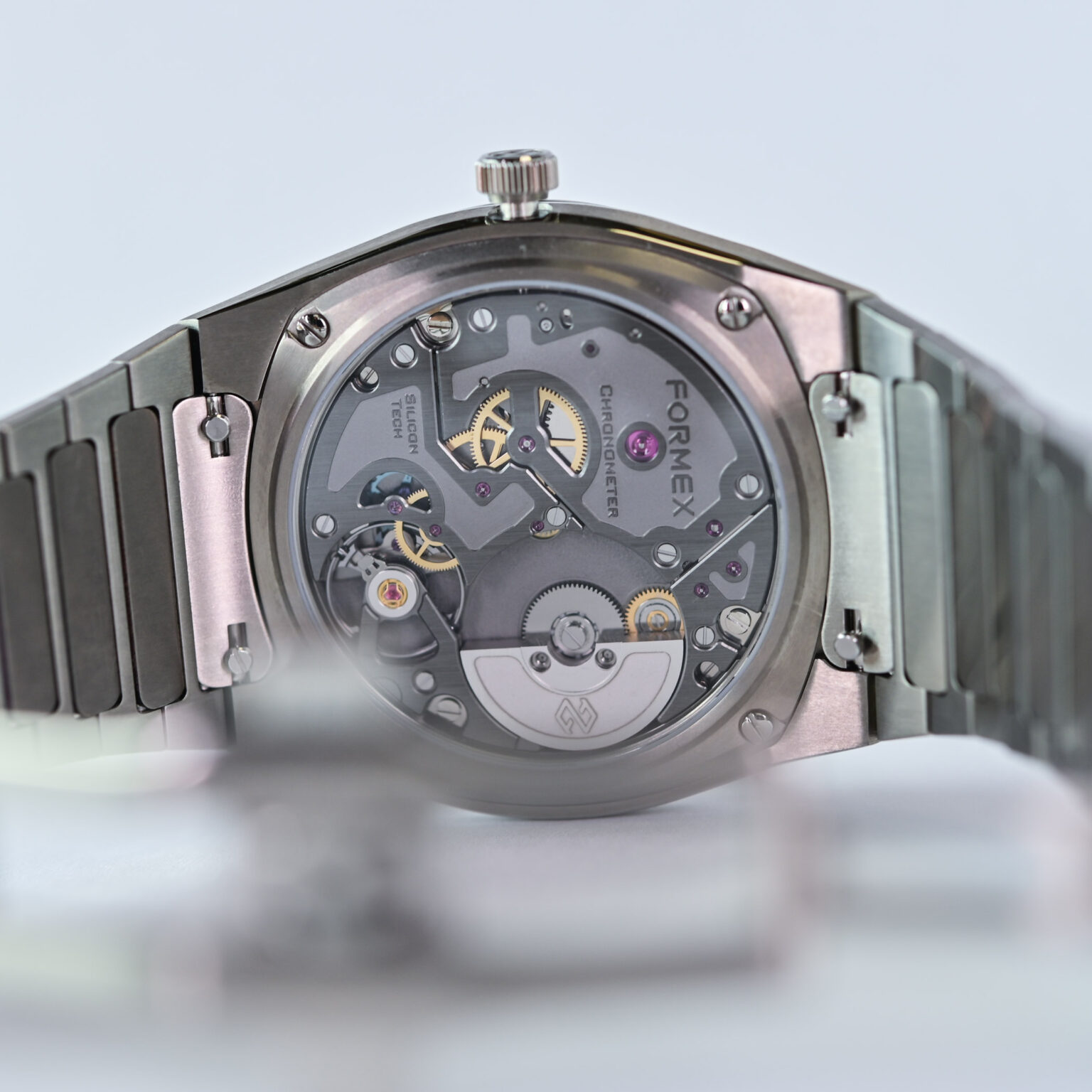 Micro Chronometer First Look: The Formex Aria Manufacture Chronometer, a Bold Step into ...