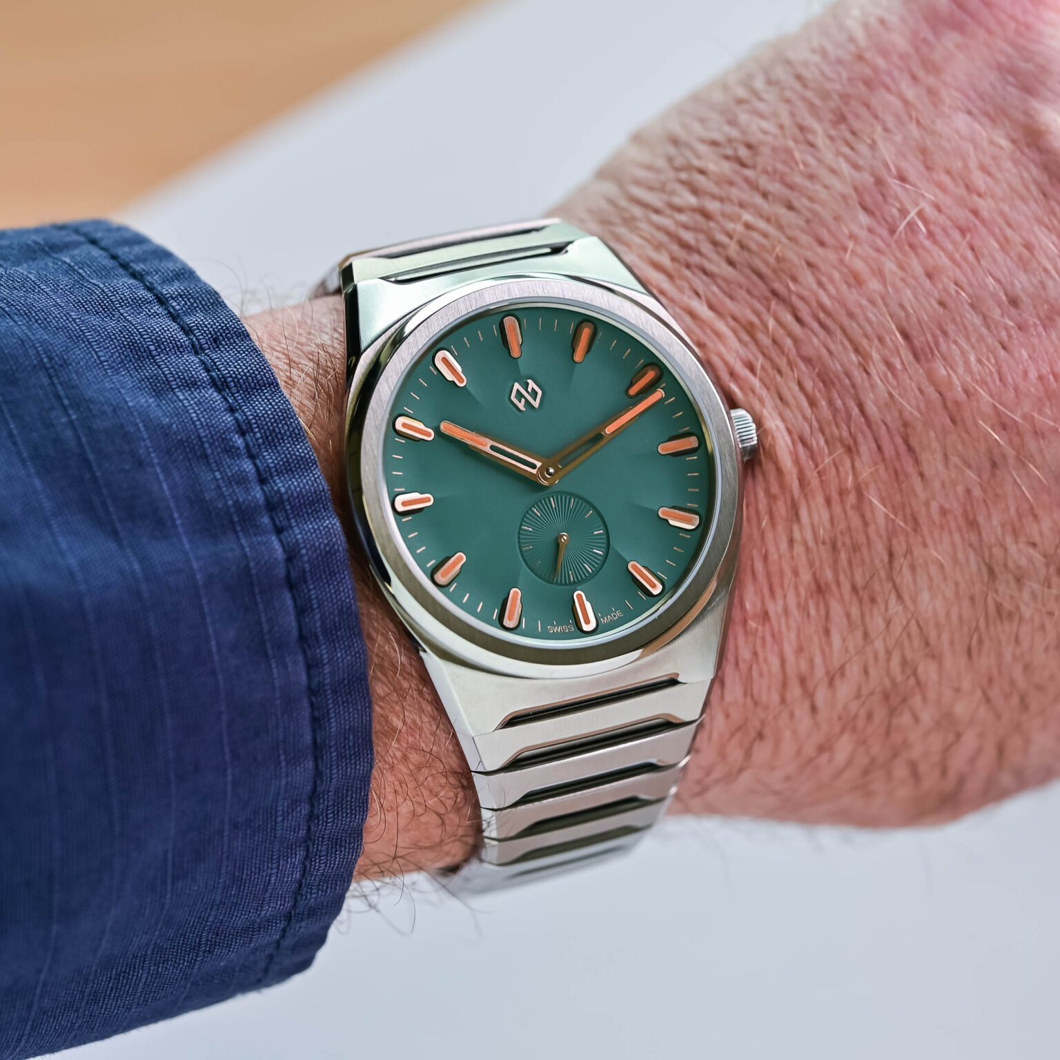 Micro Chronometer First Look: The Formex Aria Manufacture Chronometer, a Bold Step into ...
