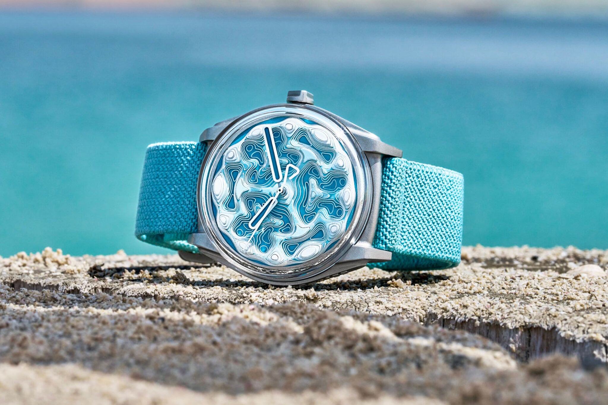 Kollokium-Projekt-02-Variant-C-Light-Blue-Dial-2-2048x1365.jpg