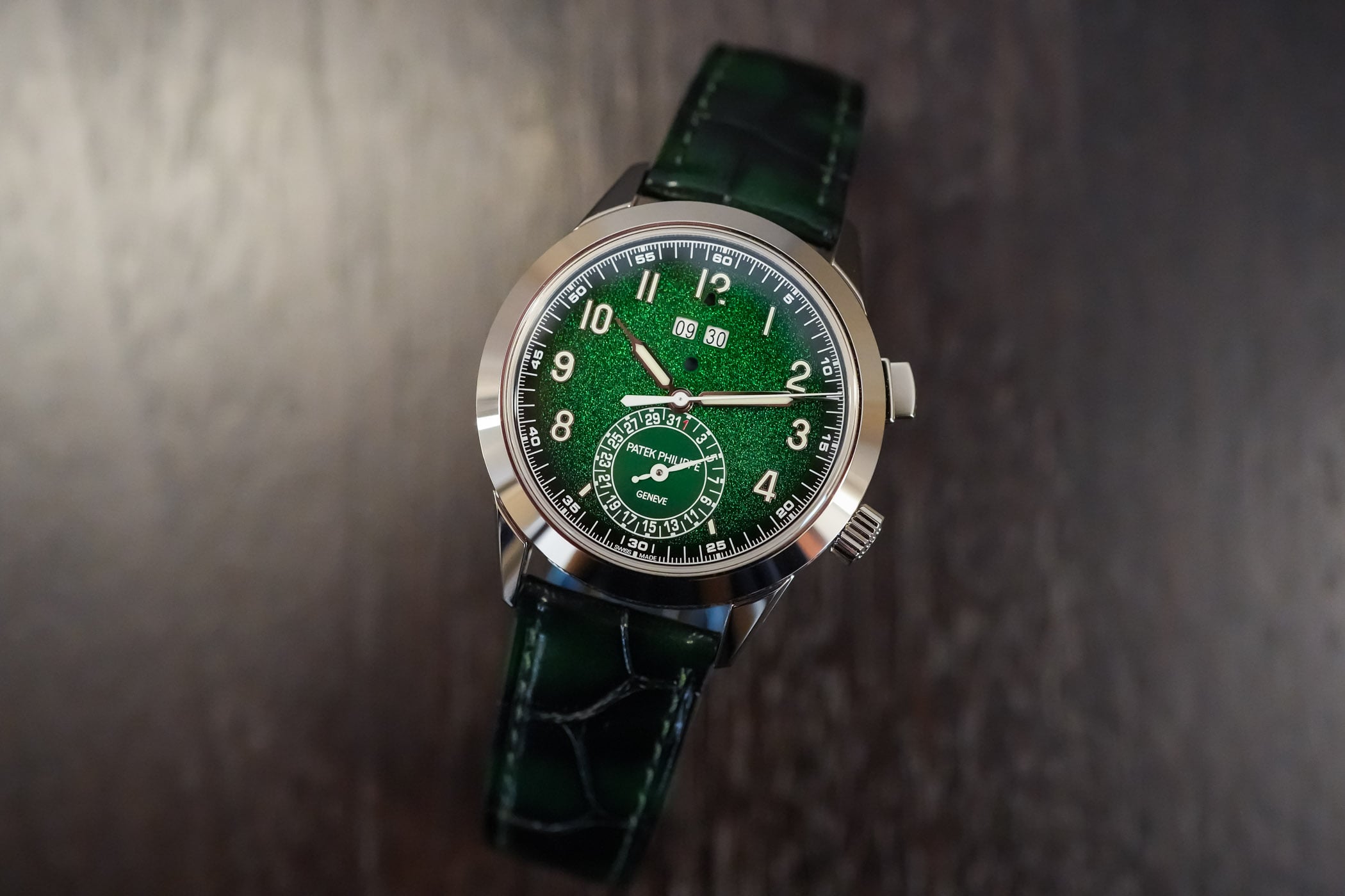 Hands-on – The Patek Philippe Calatrava Alarm 5322G, Technically Impressive, Genuinely Usable