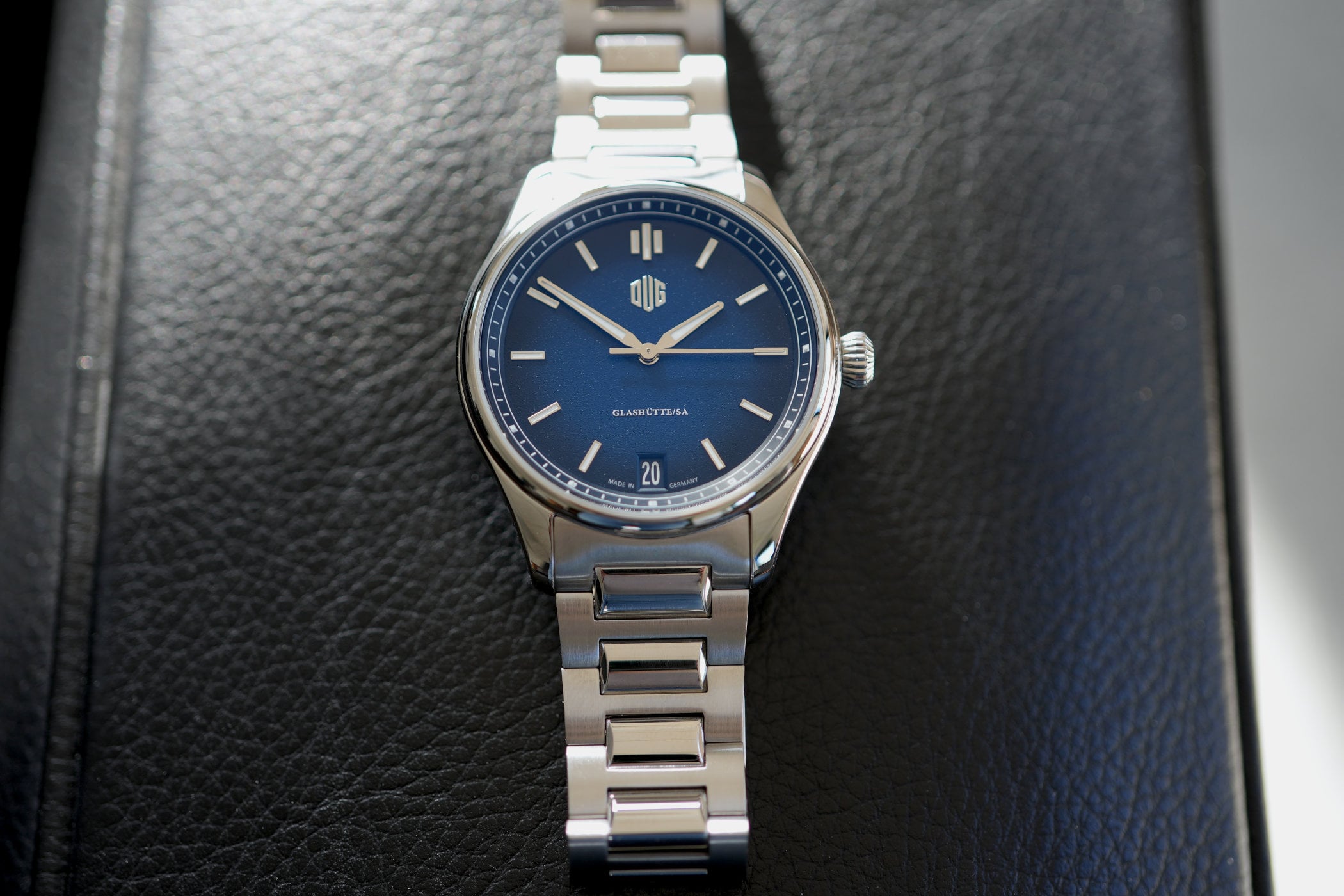First Look – The DUG Glashutte Purist Typ 2 Is Good-Old Honest Watchmaking