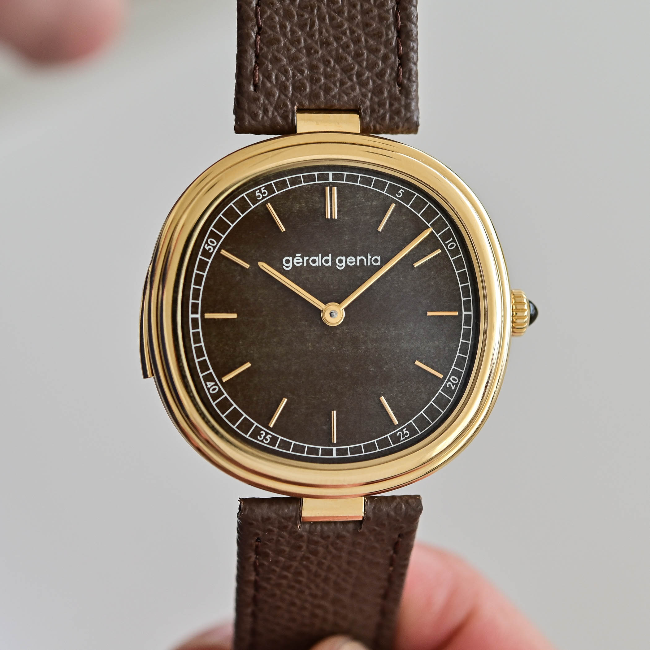The New Gérald Genta Geneva Minute Repeater Golden Obsidian