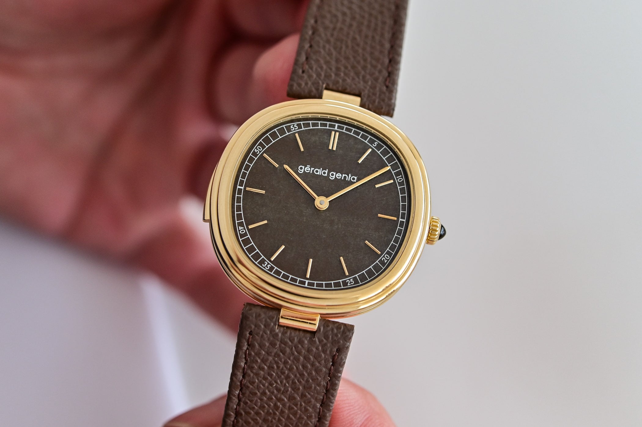 The New Gérald Genta Geneva Minute Repeater Golden Obsidian