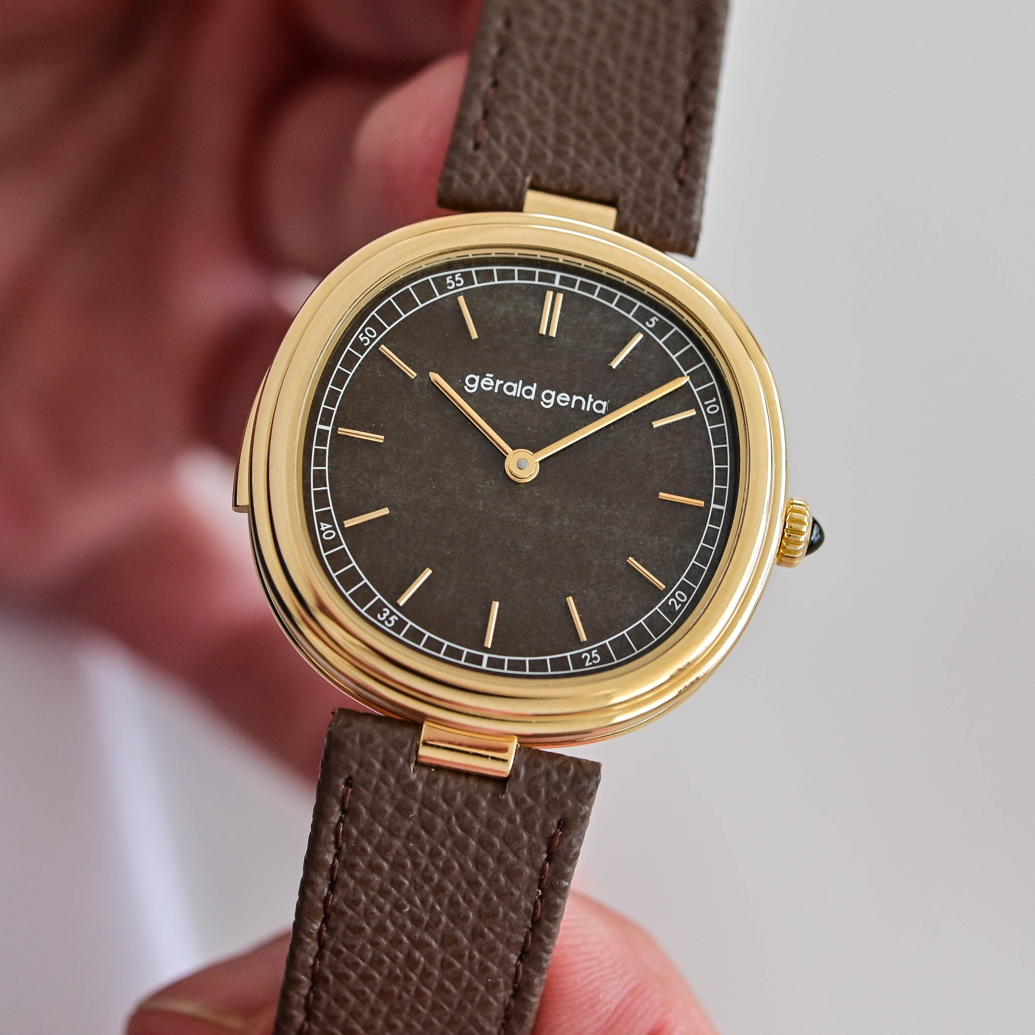 The New Gérald Genta Geneva Minute Repeater Golden Obsidian