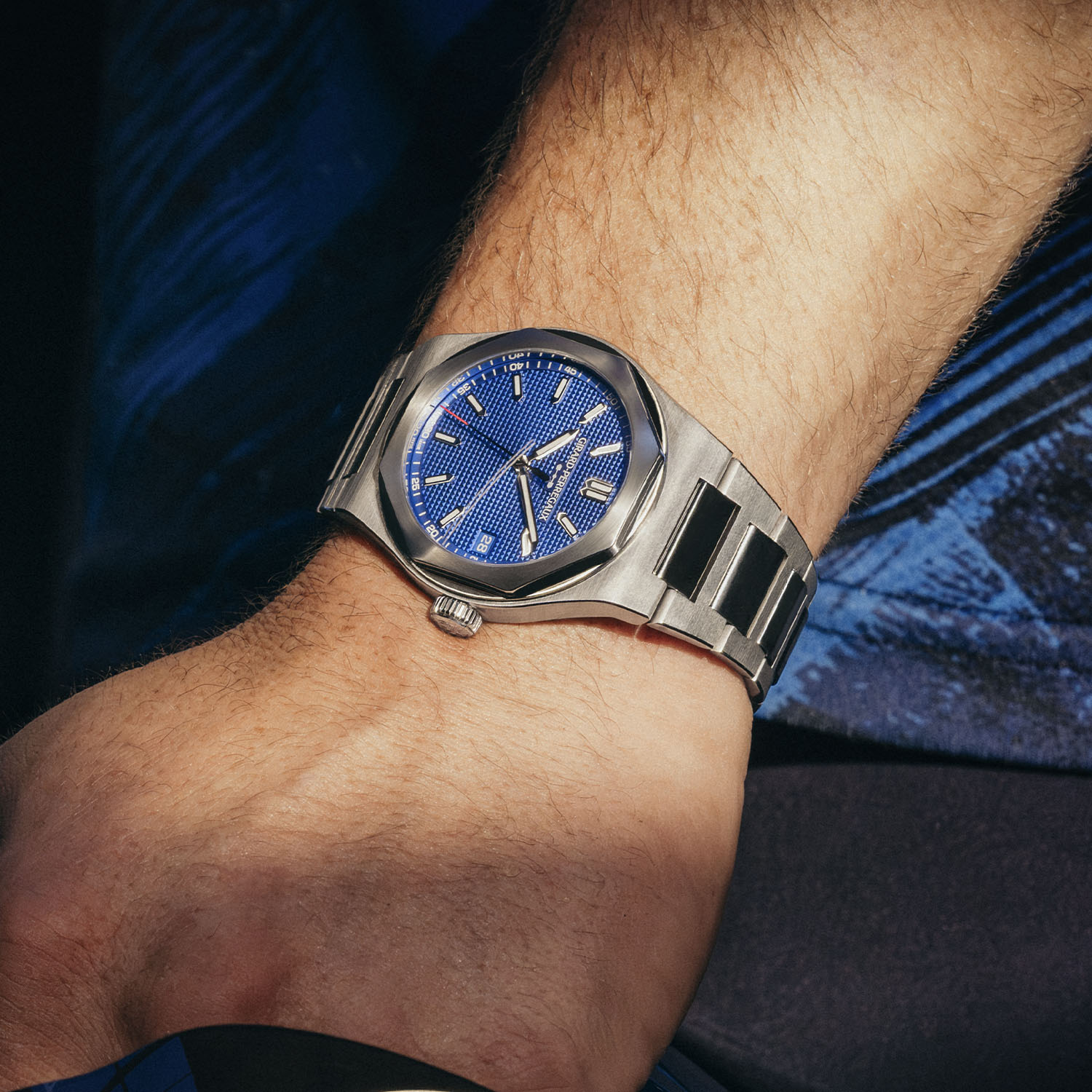 The Girard-Perragaux Laureato Chronograph and Laureato 42mm Williams Editions
